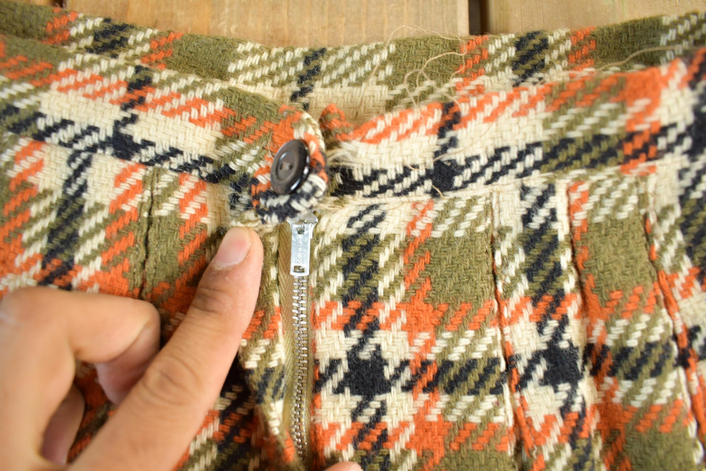 Vintage 1970s Wool Tartan Plaid Skirt Women's 24 from propervintagecanada