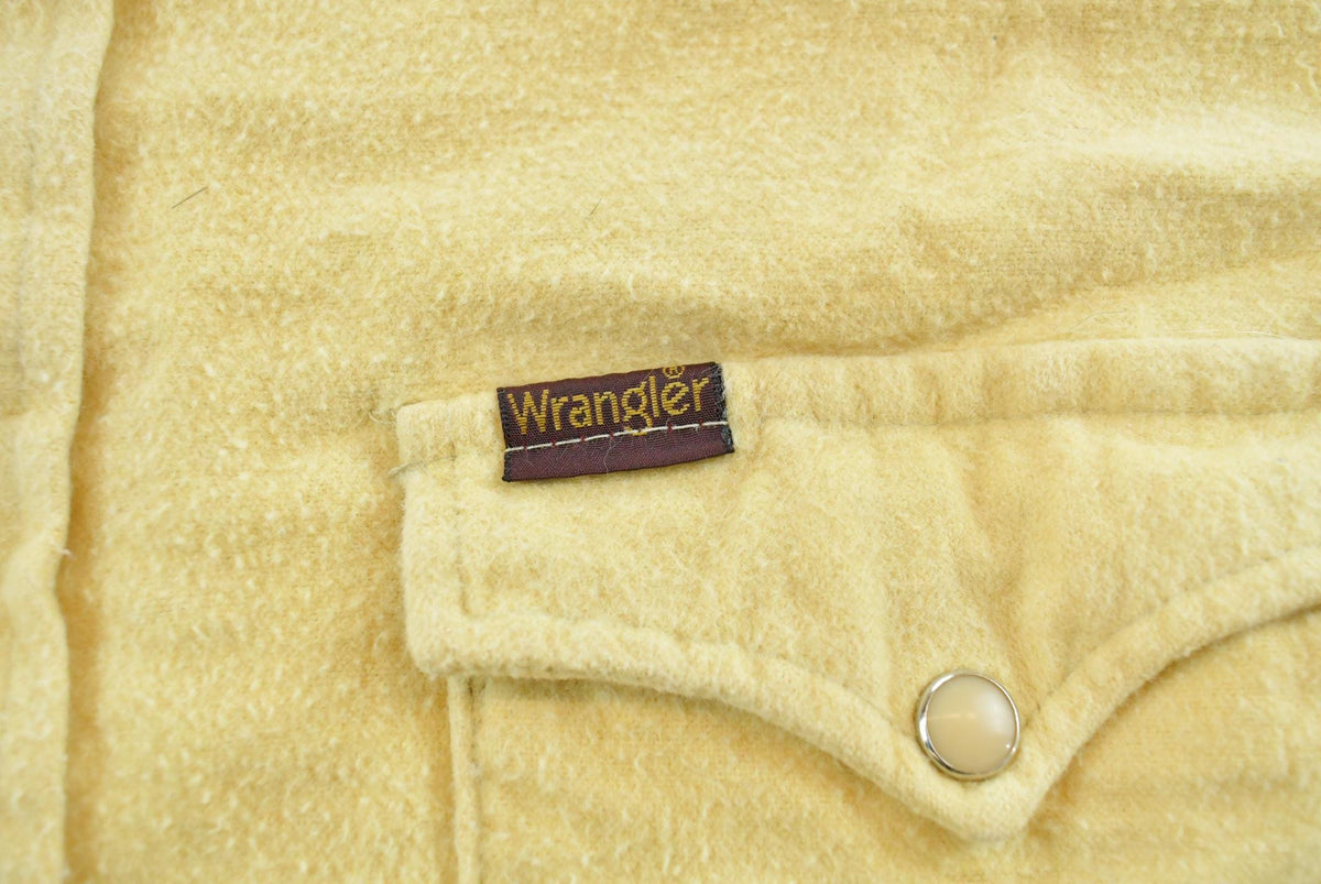Vintage 1970s Wrangler Chamois Cloth Button Up Shirt Men's L from propervintagecanada