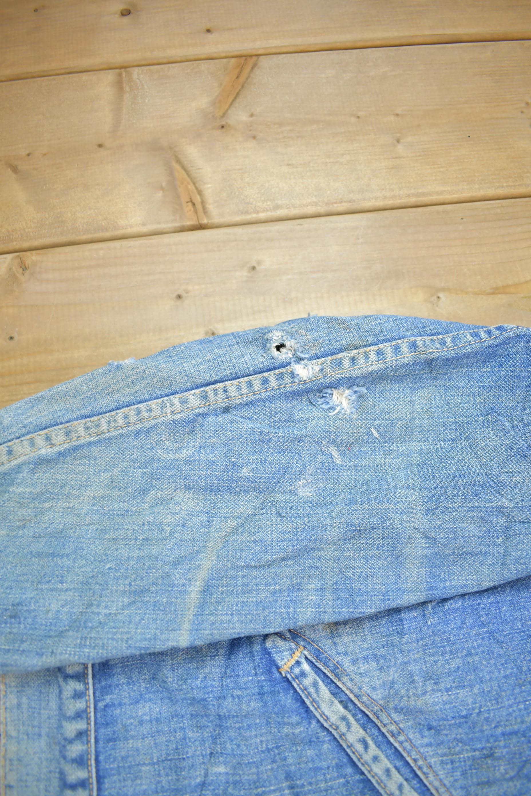 Vintage 1970s Wrangler Jean Jacket Men's XL from propervintagecanada