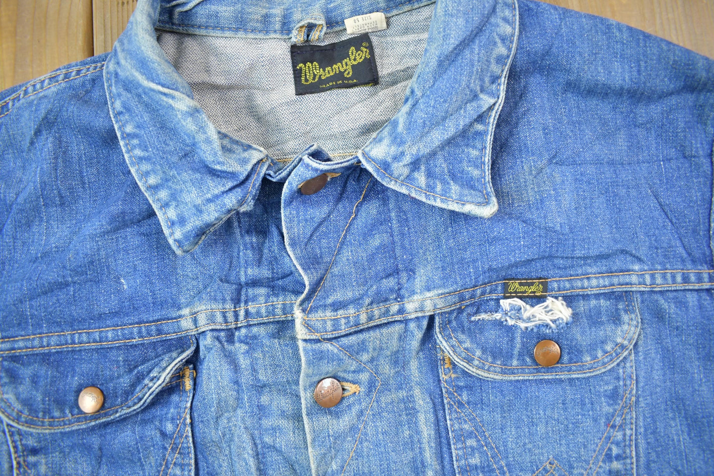 Vintage 1970s Wrangler Jean Jacket Men's XL from propervintagecanada