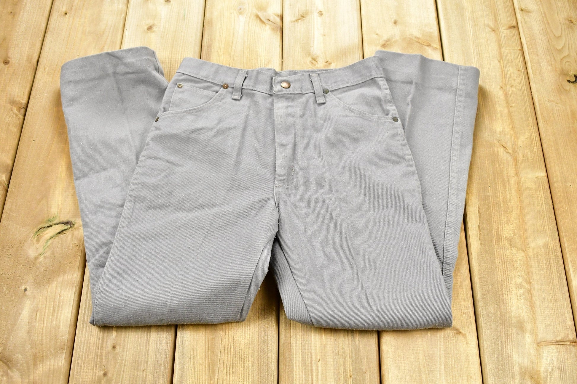 Vintage 1970s Wrangler Light Grey Wash Denim Jeans Men's 27 from propervintagecanada