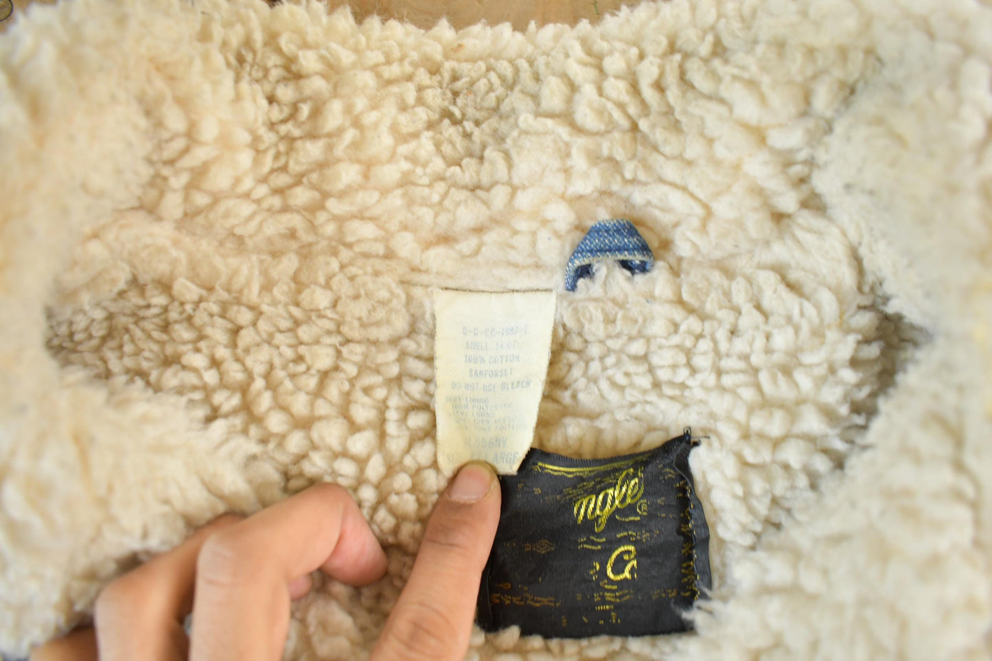 Vintage 1970s Wrangler Sherpa Lined Denim Jean Jacket Men's 2XL from propervintagecanada