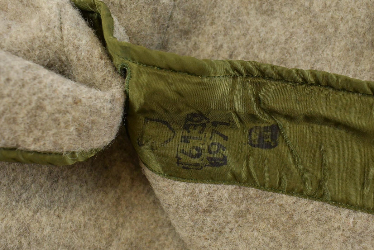 Vintage 1971 Wool Military Parka Field Liner Jacket Men's L from propervintagecanada