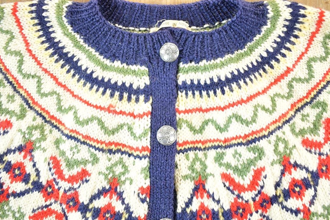 Vintage 1980s 100% Wool Knit Sweater Womens S from propervintagecanada