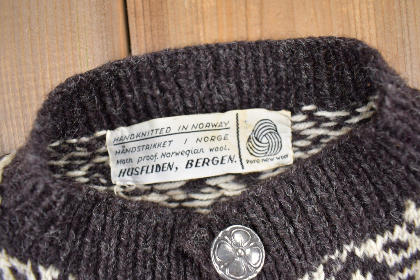 Vintage 1980s 100% Wool Winter Theme Knit Sweater Men's Medium from propervintagecanada