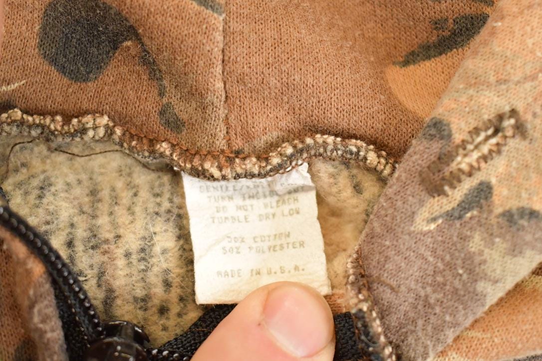 Vintage 1980s Advantage Realtree Camo Full Zip Hoodie Sweatshirt Mens L from propervintagecanada