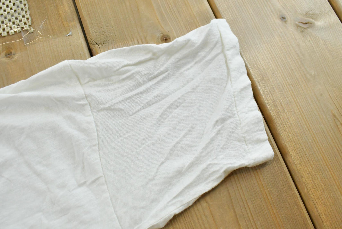 Vintage 1980s Bahamas Shells Souvenir T-Shirt Men's S from propervintagecanada
