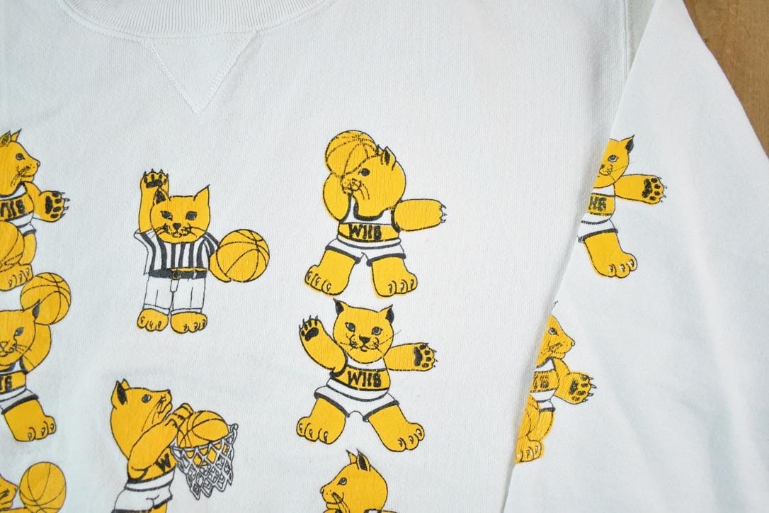 Vintage 1980s Basketball Cat Russell Athletics Souvenir Crewneck Sweatshirt Made In USA Men's Large from propervintagecanada