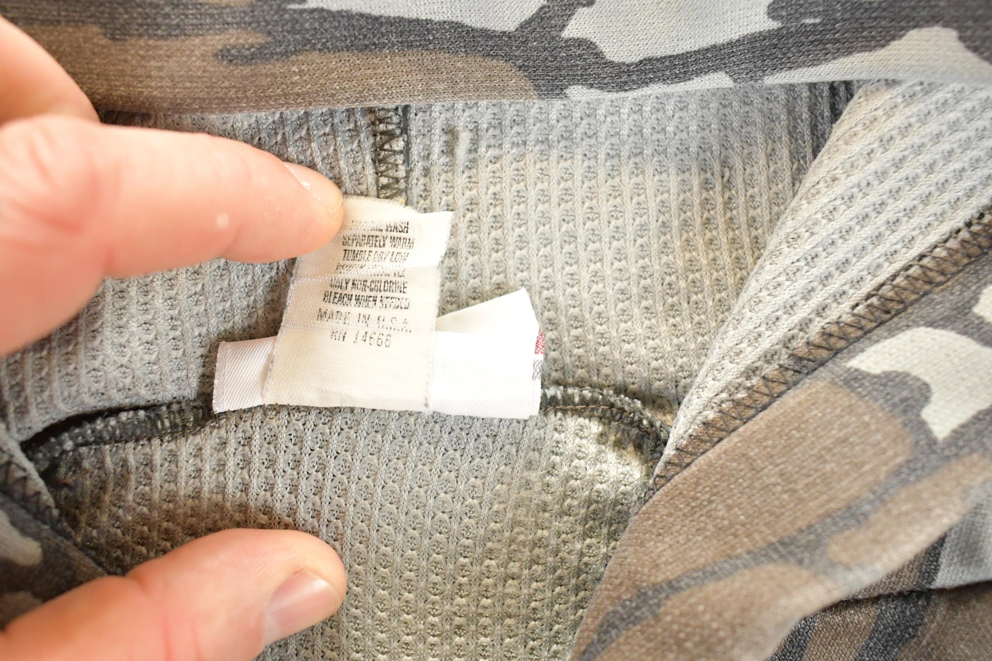 Vintage 1980s Bassett Walker Camo Hoodie Sweatshirt Men's M from propervintagecanada