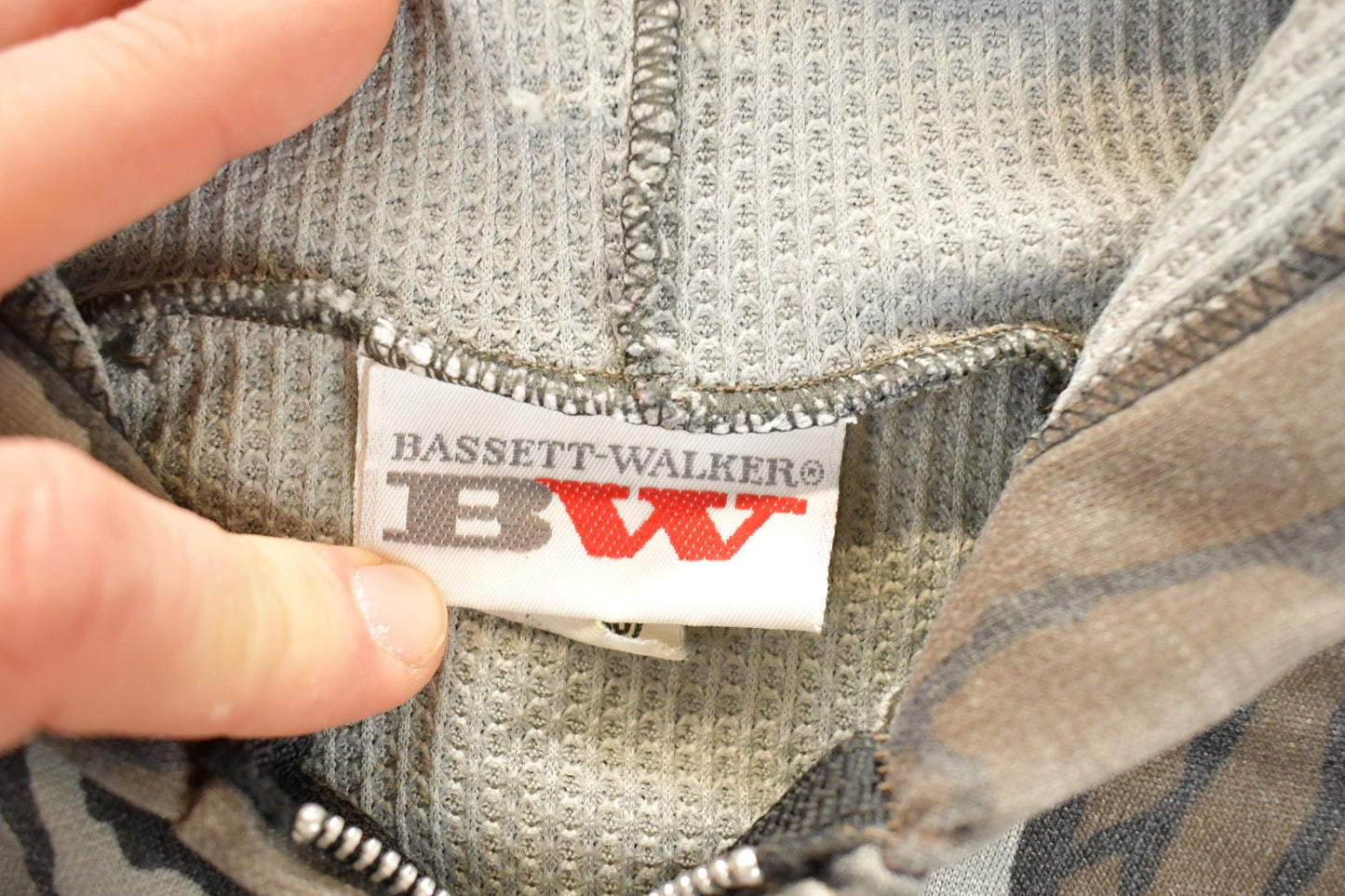 Vintage 1980s Bassett Walker Camo Hoodie Sweatshirt Men's M from propervintagecanada