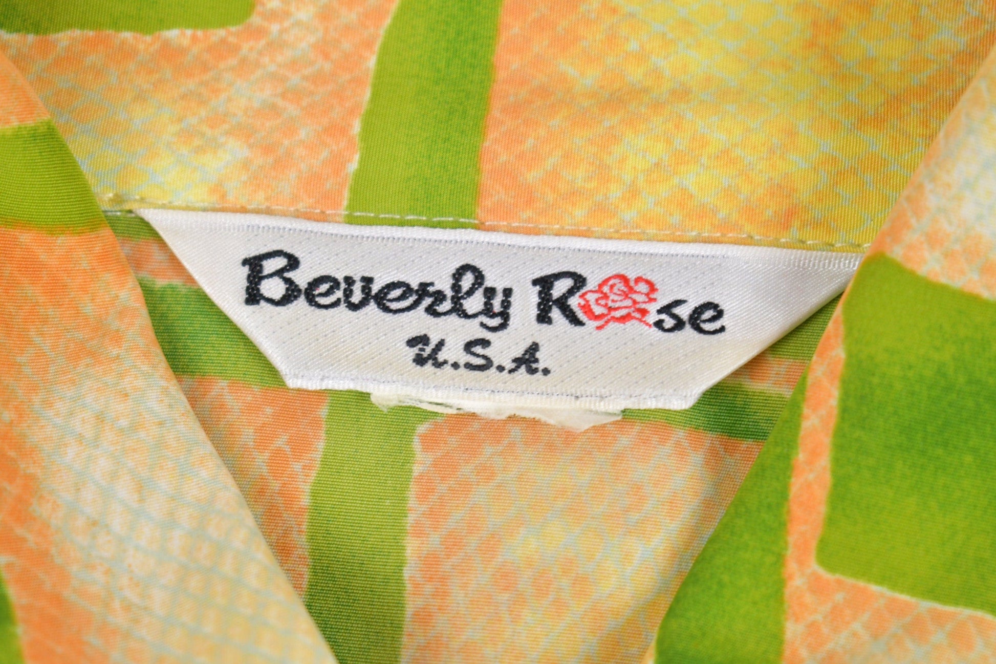 Vintage 1980s Beverly Rose Polyester Button Up Shirt Men's XL from propervintagecanada