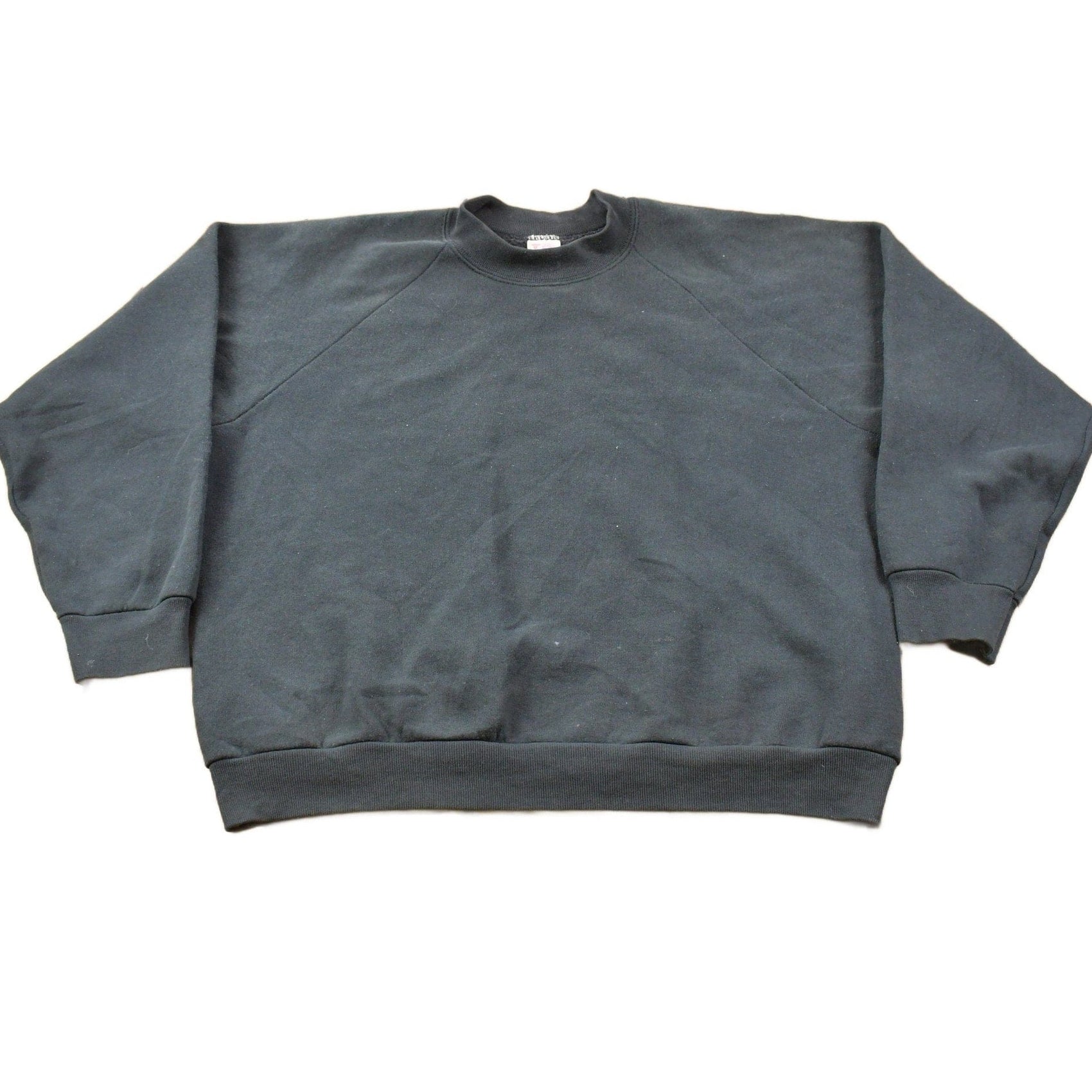 Vintage 1980s Blank Raglan Crewneck Sweatshirt Men's Large from propervintagecanada