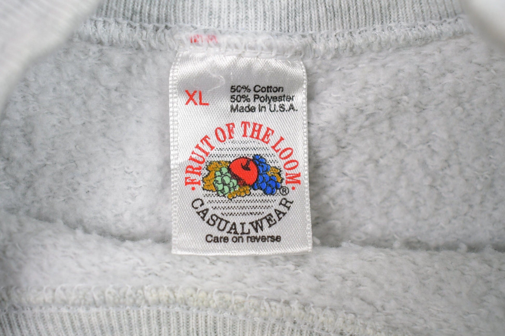 Vintage 1980s Blank Raglan Crewneck Sweatshirt Men's Large from propervintagecanada