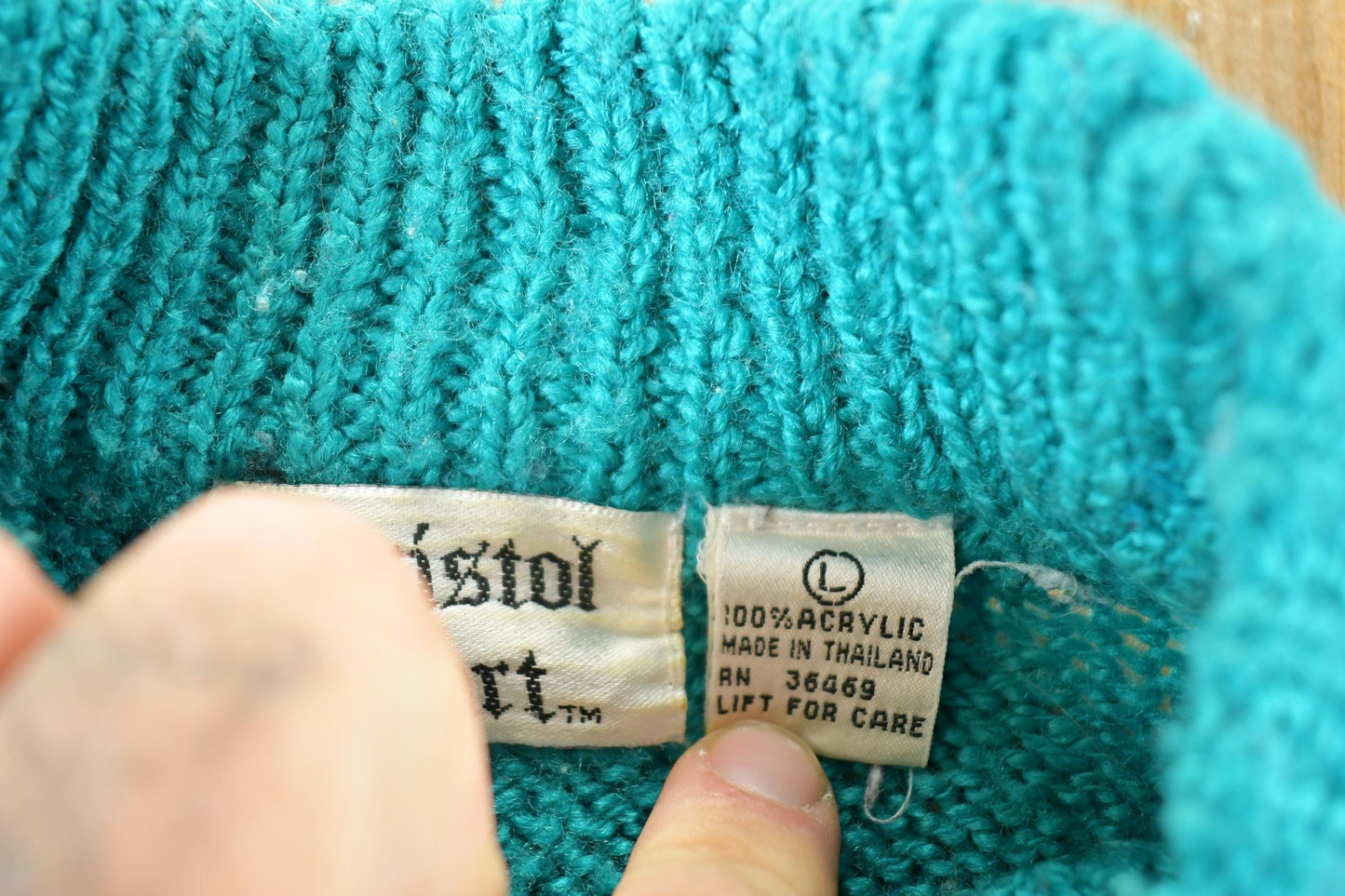 Vintage 1980s Bristol Court Cable Knit Crewneck Sweater Womens M-L from propervintagecanada