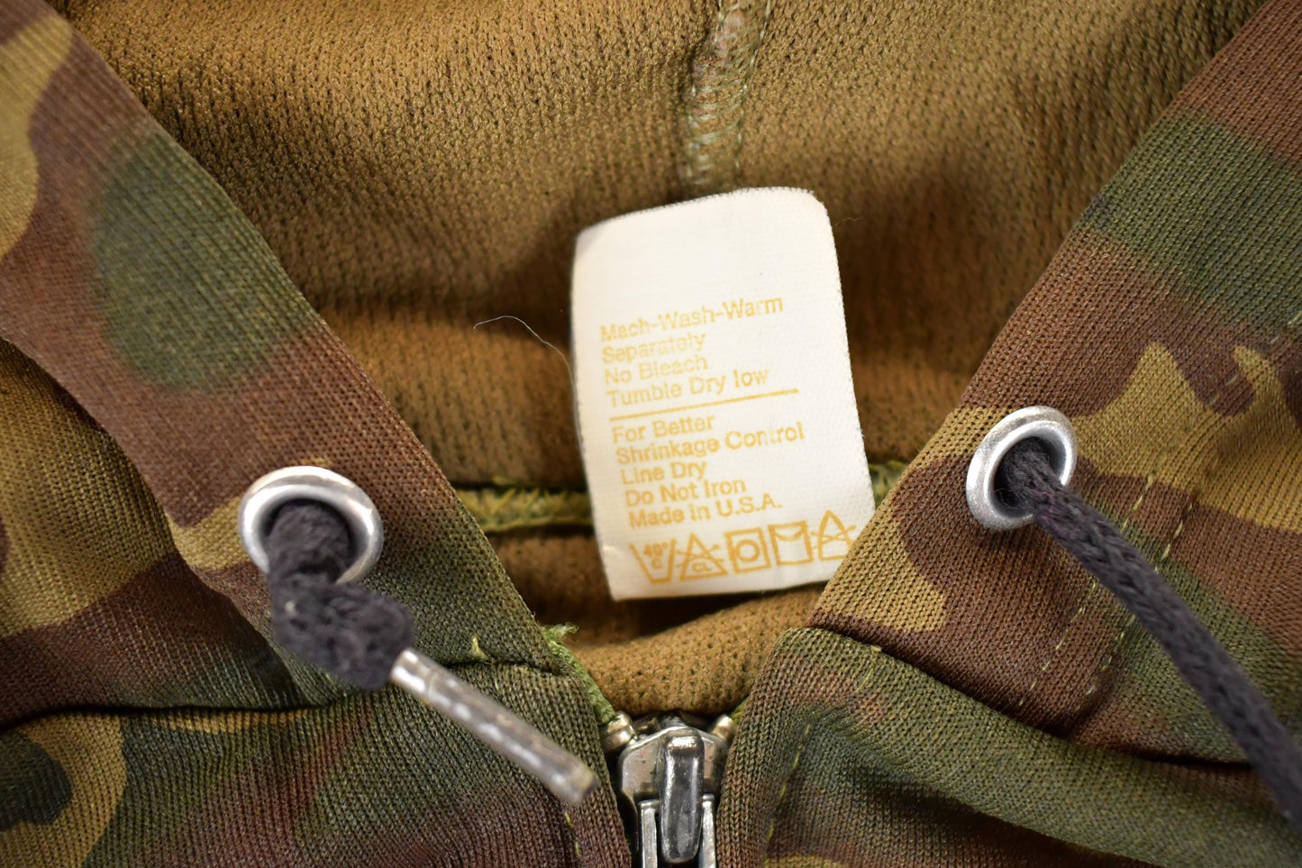 Vintage 1980s Camo Hoodie Sweatshirt Men's M from propervintagecanada