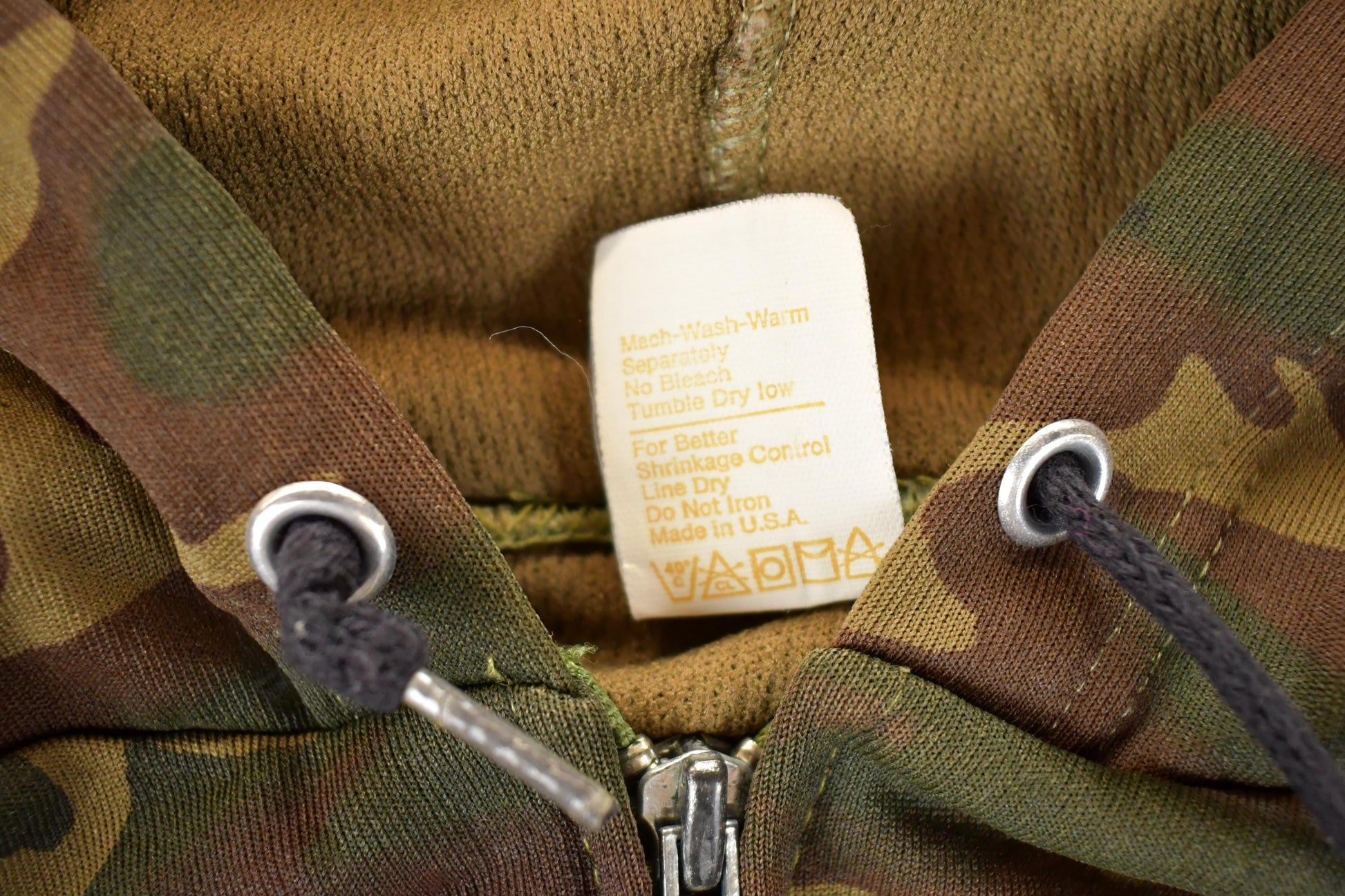 Vintage 1980s Camo Hoodie Sweatshirt Men's M from propervintagecanada