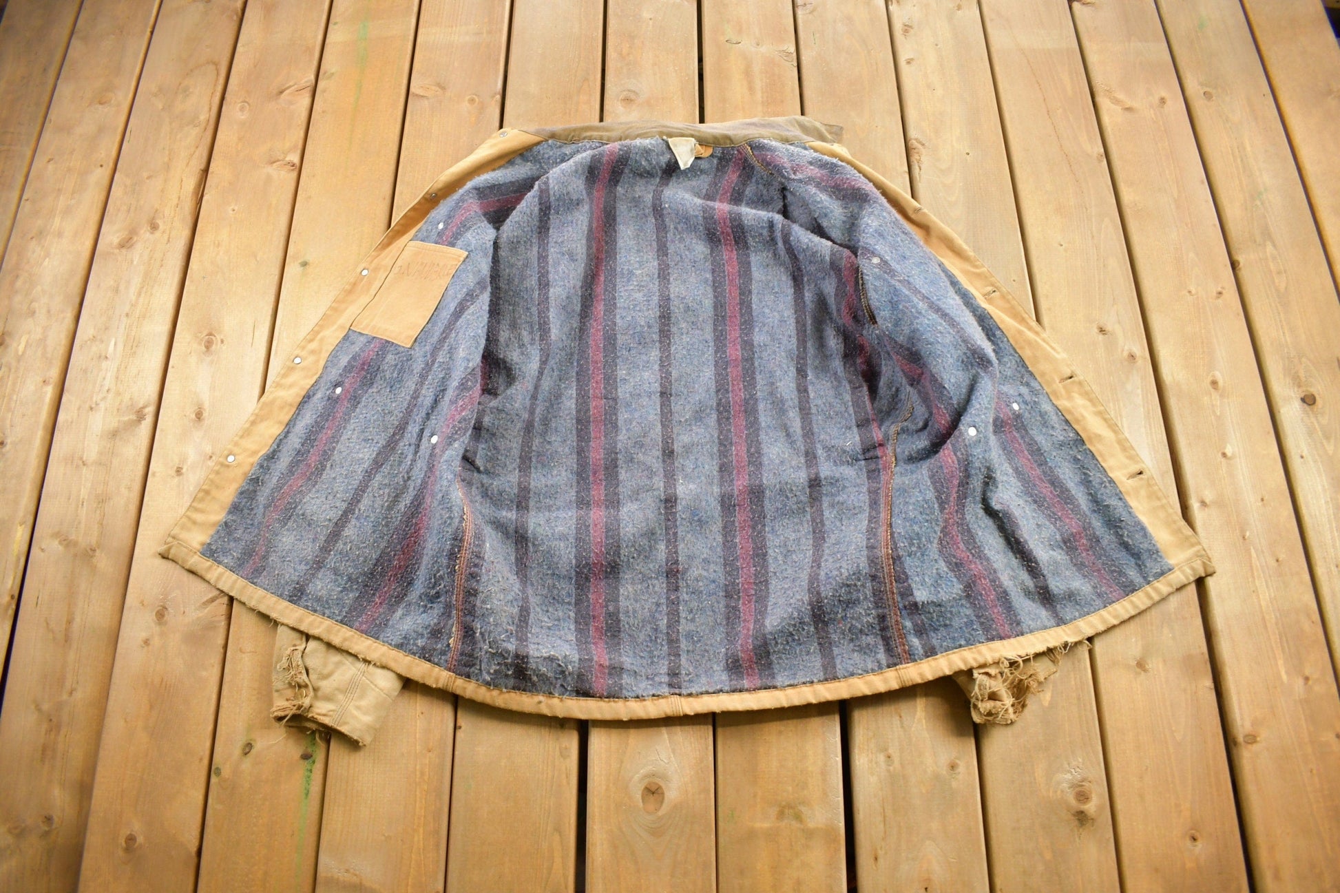 Vintage 1980s Carhartt Blanket Lined Chore Jacket Men's Large from propervintagecanada