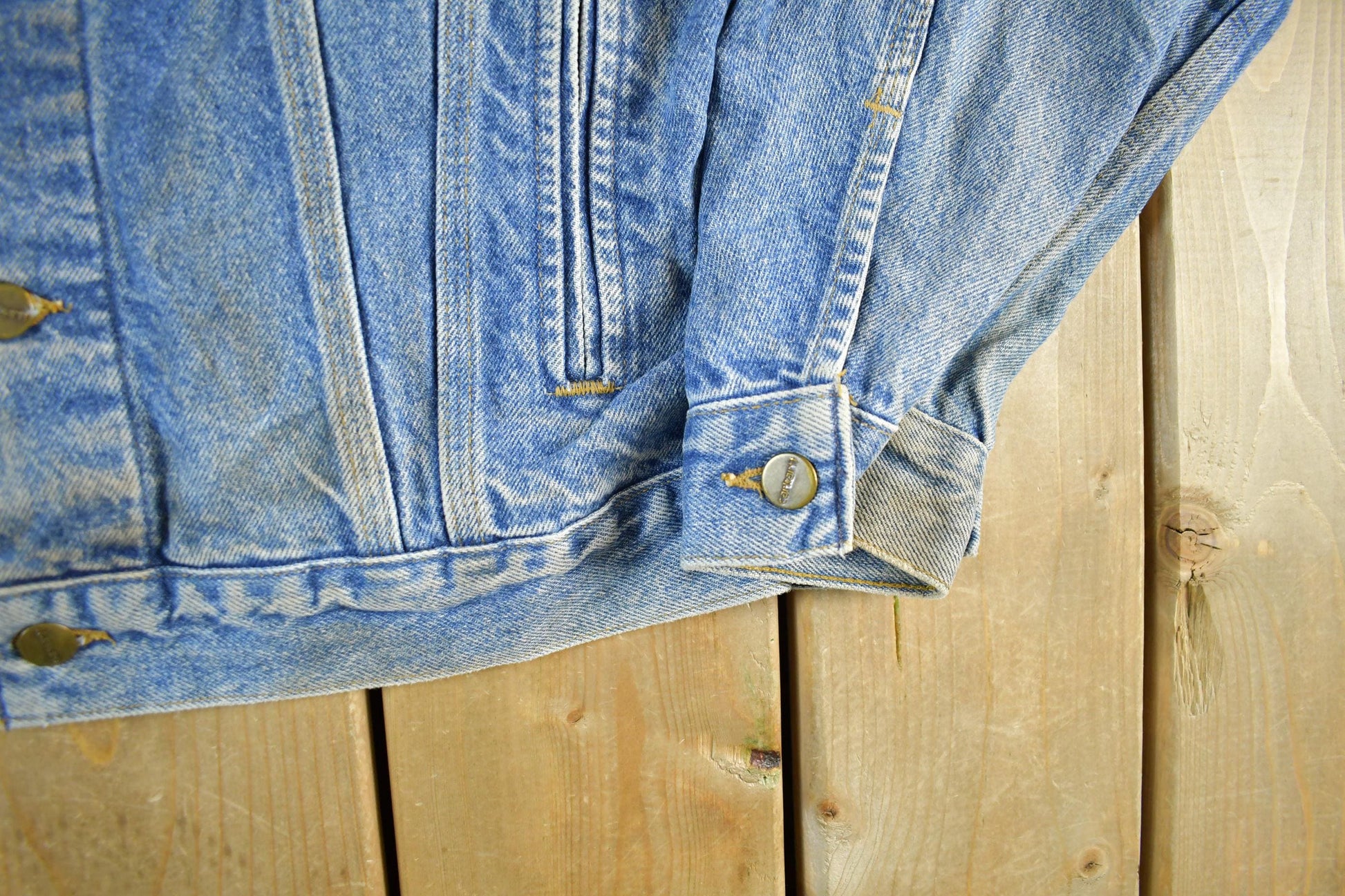 Vintage 1980s Carhartt Distressed Denim Trucker Work Jacket Men's Large from propervintagecanada