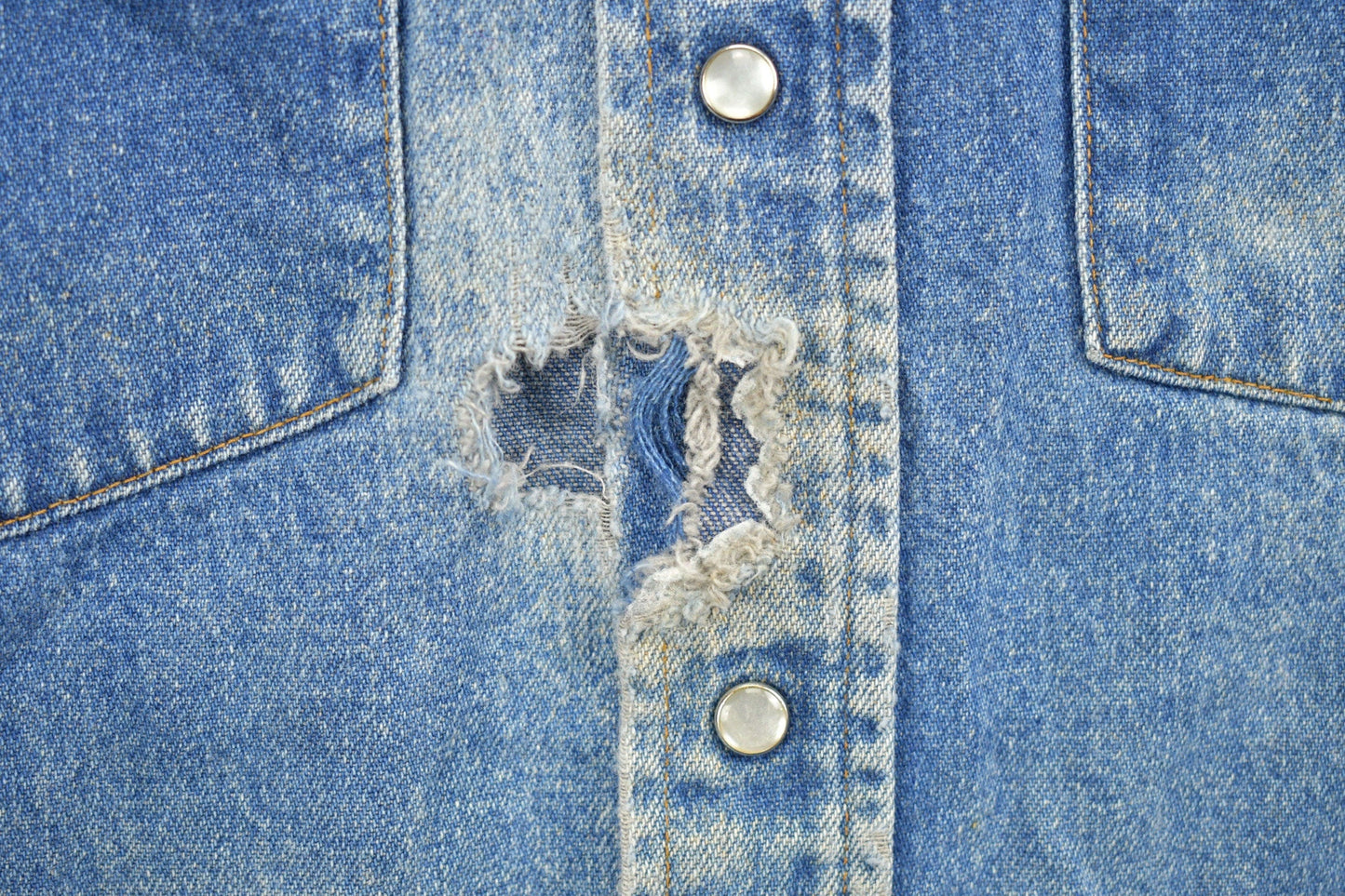 Vintage 1980s Carhartt Pearl Snap Denim Shirt Men's Medium from propervintagecanada
