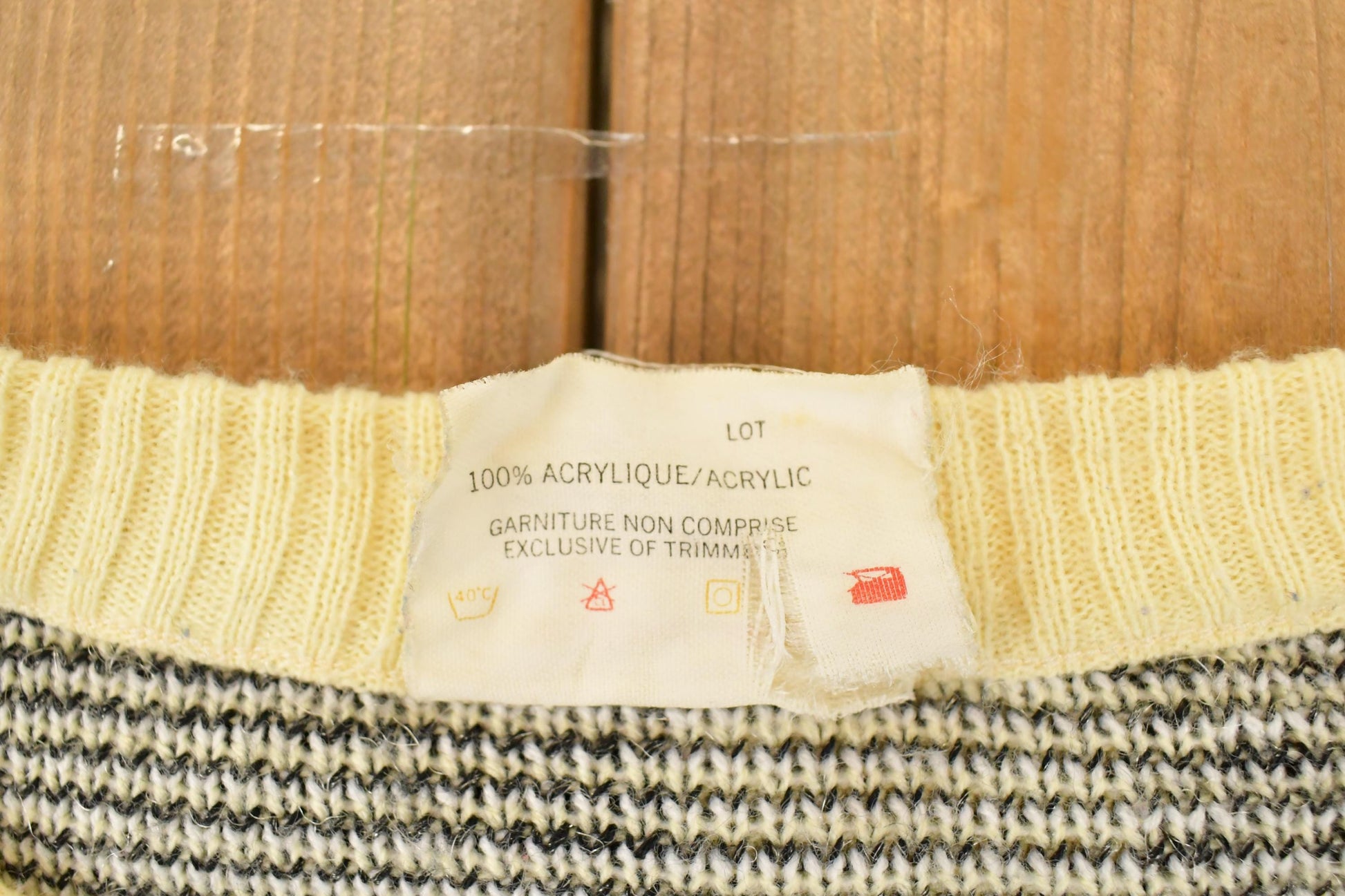 Vintage 1980s Carlcom Abstract Knit Crewneck Sweater Womens M from propervintagecanada
