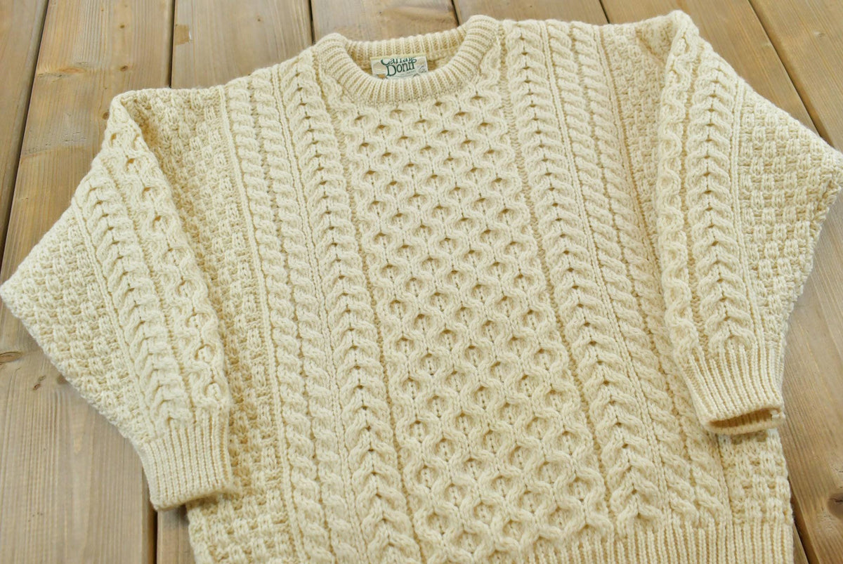 Vintage 1980s Carraig Donn 100% Wool 3D Cable Knit Sweater Women's S / Made In Ireland / Basic Layering Essential / 80s Streetwear from propervintagecanada