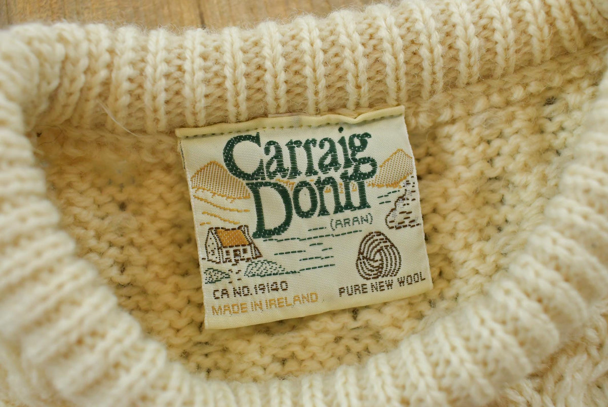 Vintage 1980s Carraig Donn 100% Wool 3D Cable Knit Sweater Women's S / Made In Ireland / Basic Layering Essential / 80s Streetwear from propervintagecanada