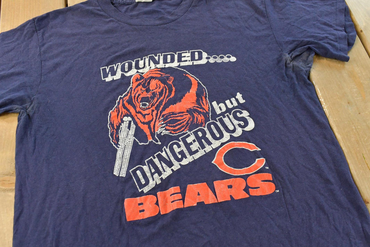 Vintage 1980s Chicago Bears Dangerous T-Shirt Men's M from propervintagecanada