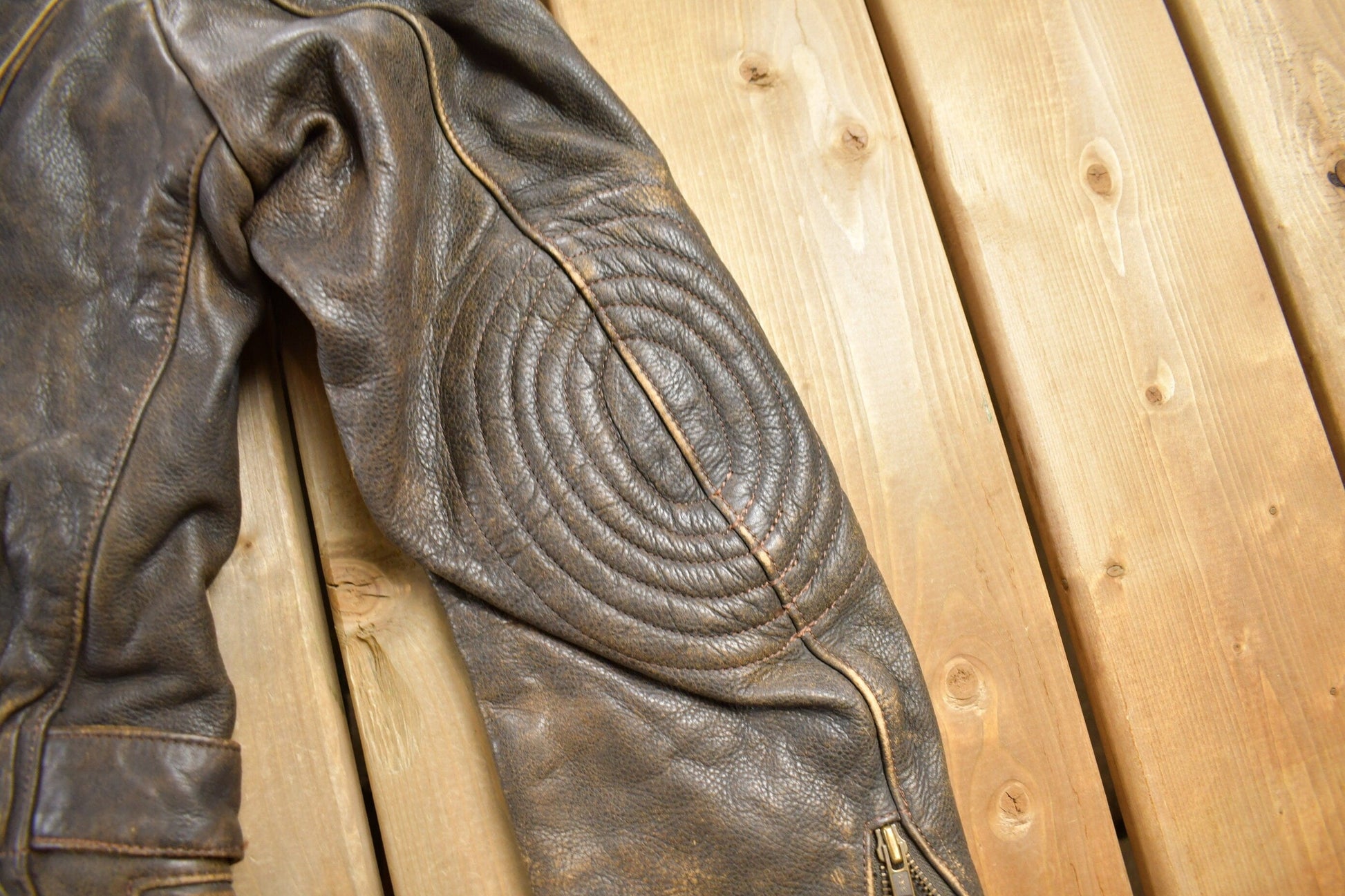 Vintage 1980s Classic Gear Leather Jacket Men's Large from propervintagecanada