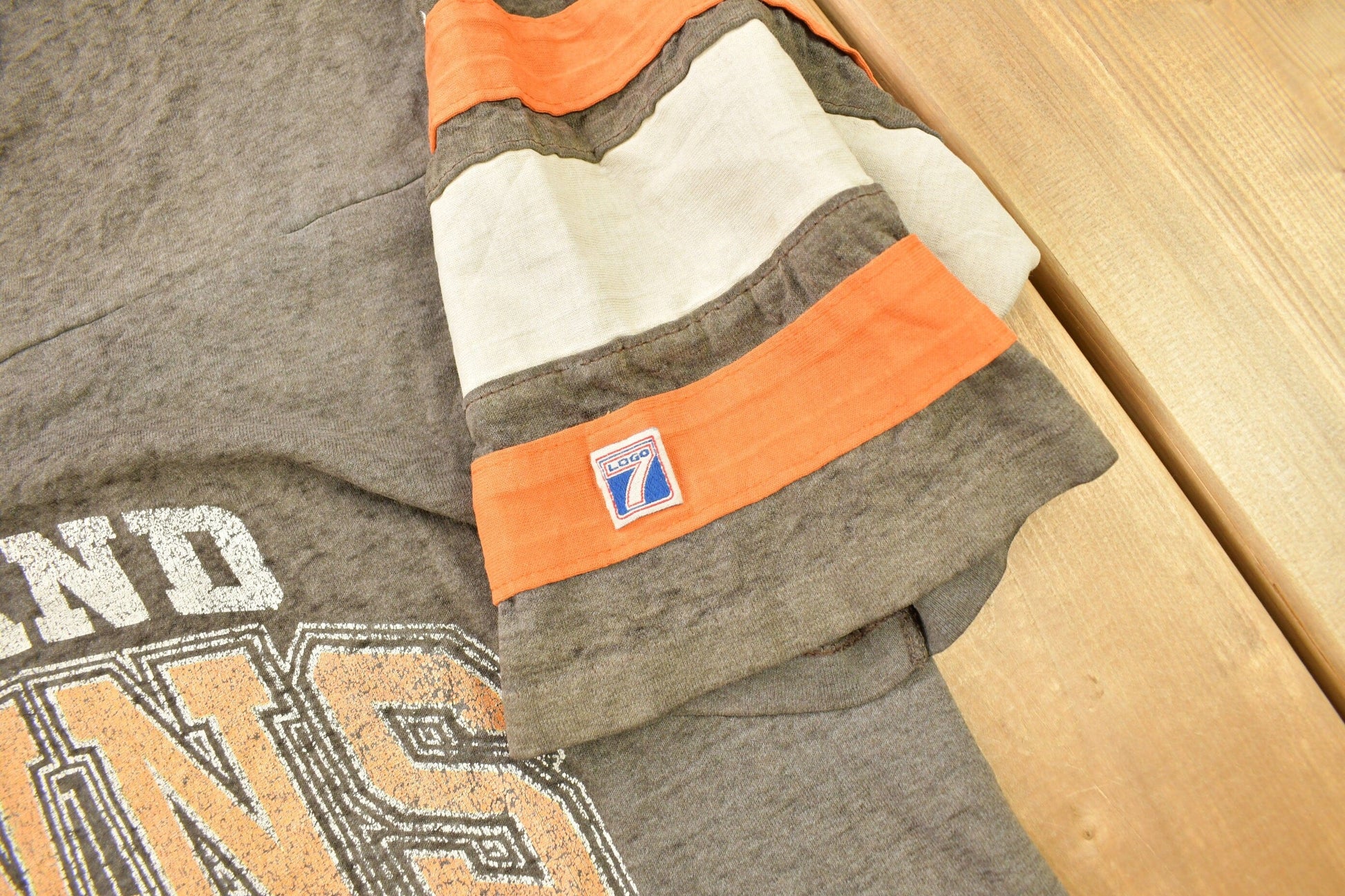 Vintage 1980s Cleveland Browns Logo 7 Graphic T-Shirt Men's Large from propervintagecanada