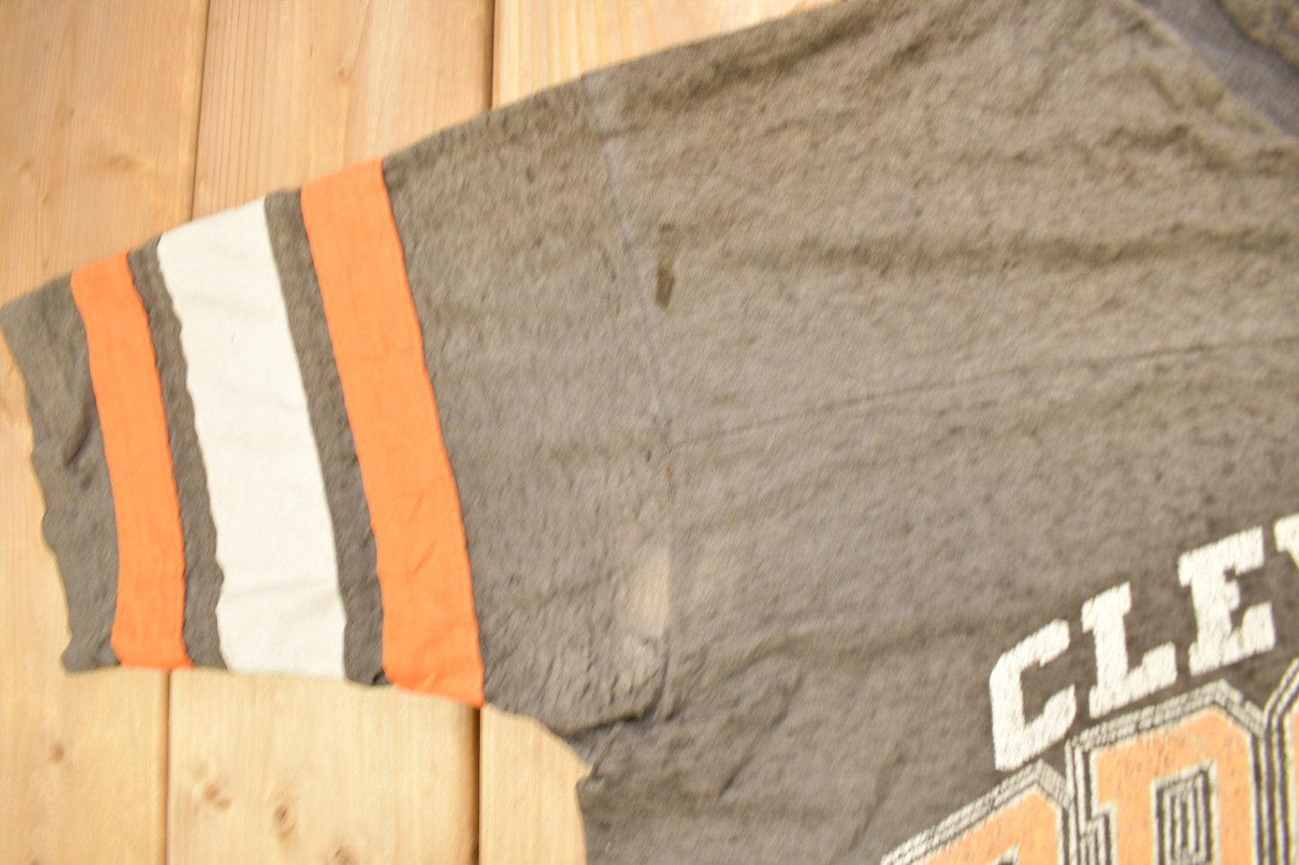 Vintage 1980s Cleveland Browns Logo 7 Graphic T-Shirt Men's Large from propervintagecanada