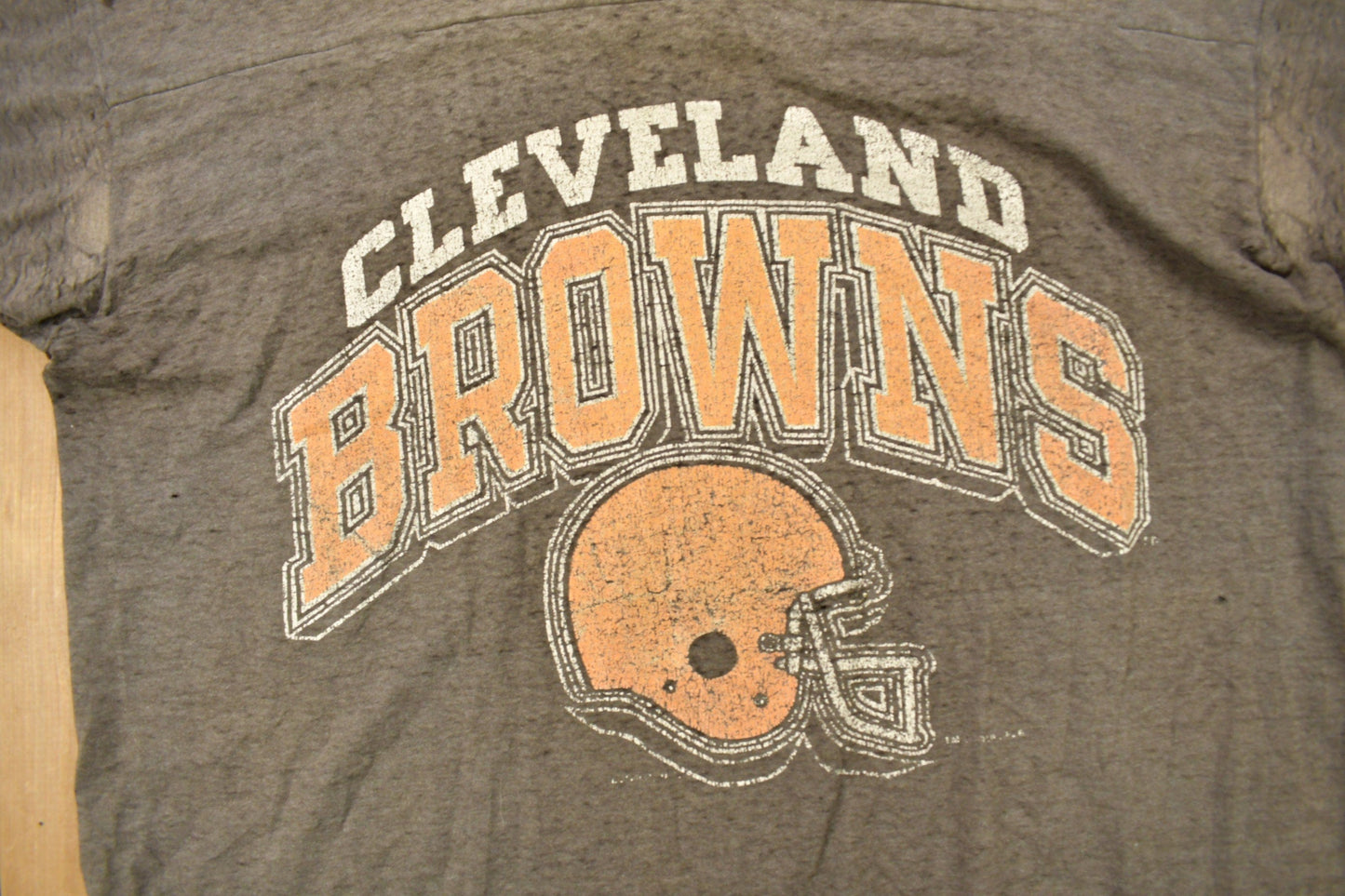 Vintage 1980s Cleveland Browns Logo 7 Graphic T-Shirt Men's Large from propervintagecanada