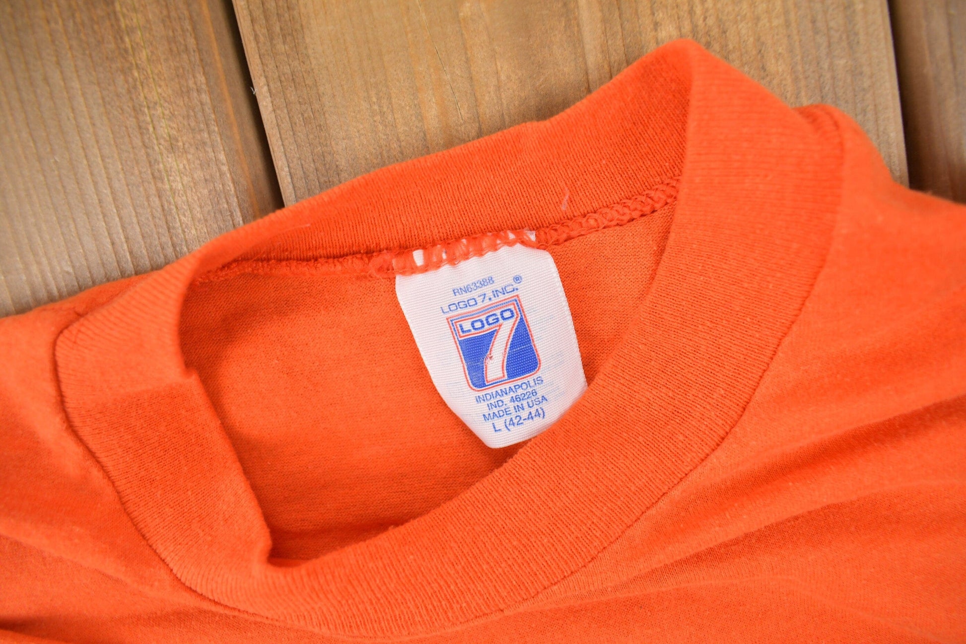Vintage 1980s Cleveland Browns Logo 7 Graphic T-Shirt Men's Medium from propervintagecanada