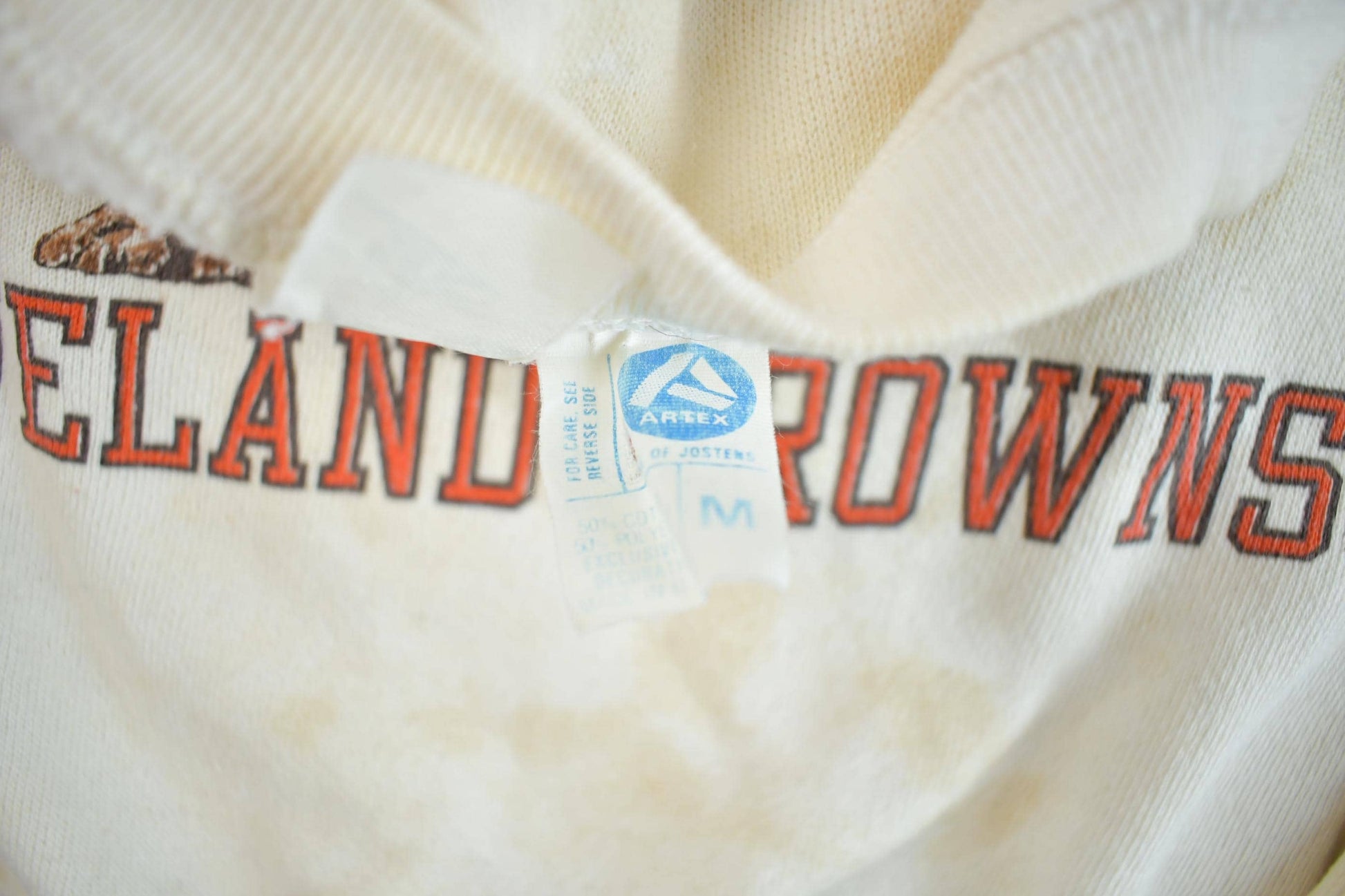 Vintage 1980s Cleveland Browns - "Love Them Dawgs" NFL Football Crewneck Sweatshirt Men's Small from propervintagecanada