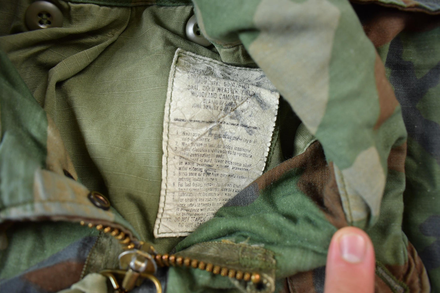 Vintage 1980s Cold War Cold Weather Military Button Up Camouflage Army Jacket Men's Medium from propervintagecanada