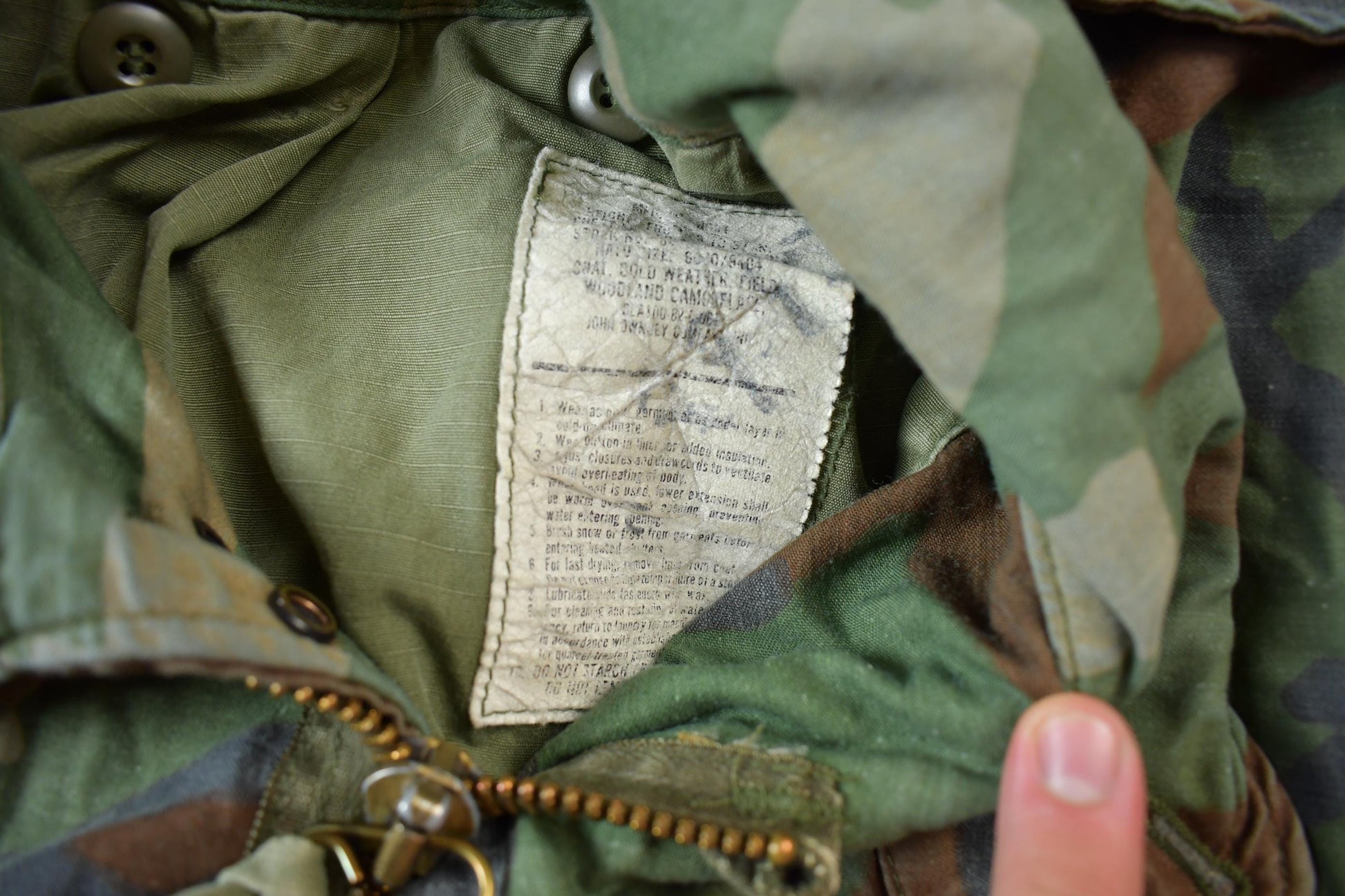 Vintage 1980s Cold War Cold Weather Military Button Up Camouflage Army Jacket Men's Medium from propervintagecanada