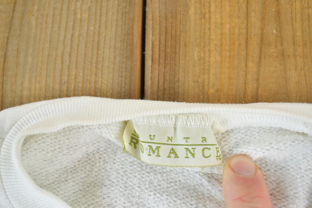 Vintage 1980s Cute Floral Crewneck Sweater Women's L from propervintagecanada