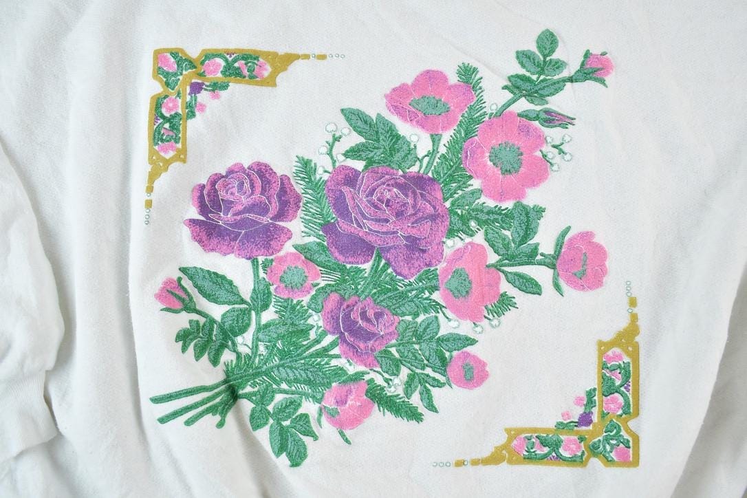 Vintage 1980s Cute Floral Crewneck Sweater Women's L from propervintagecanada