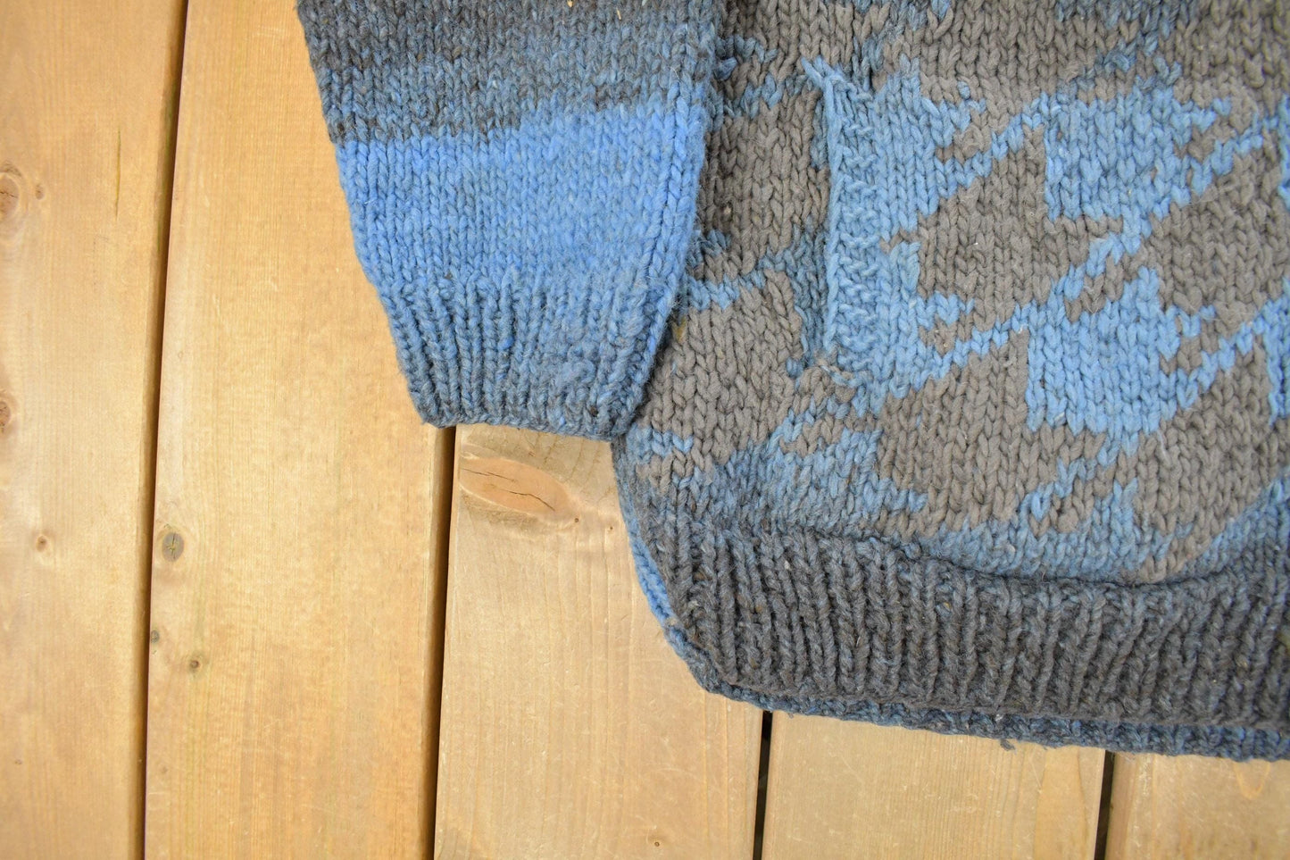 Vintage 1980s Del Mundo Wool Hand Knit Full Zip Sweater Men's Large from propervintagecanada
