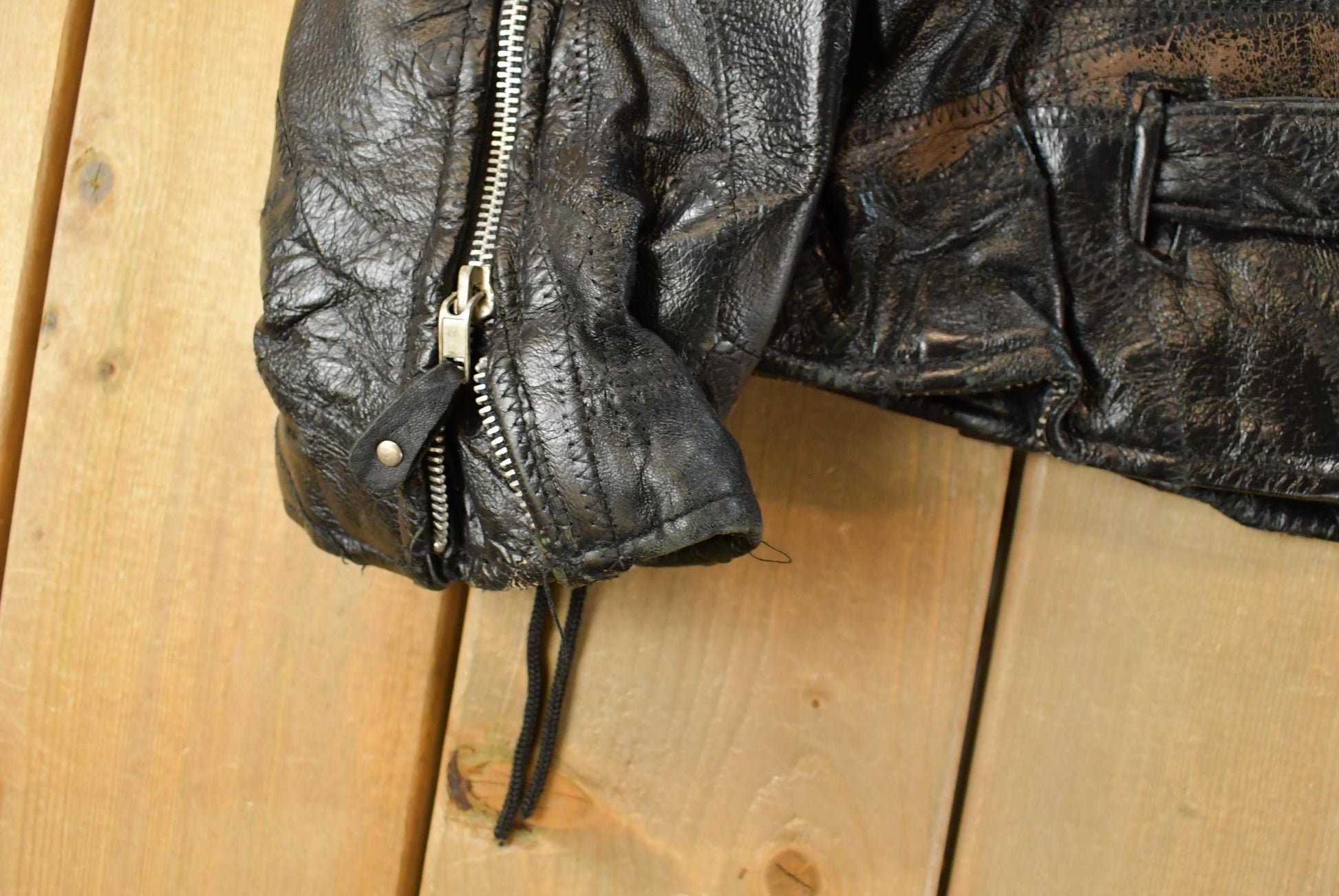 Vintage 1980s Diamond Plate Buffalo Leather Biker Motorcycle Jacket Men's 2XL from propervintagecanada