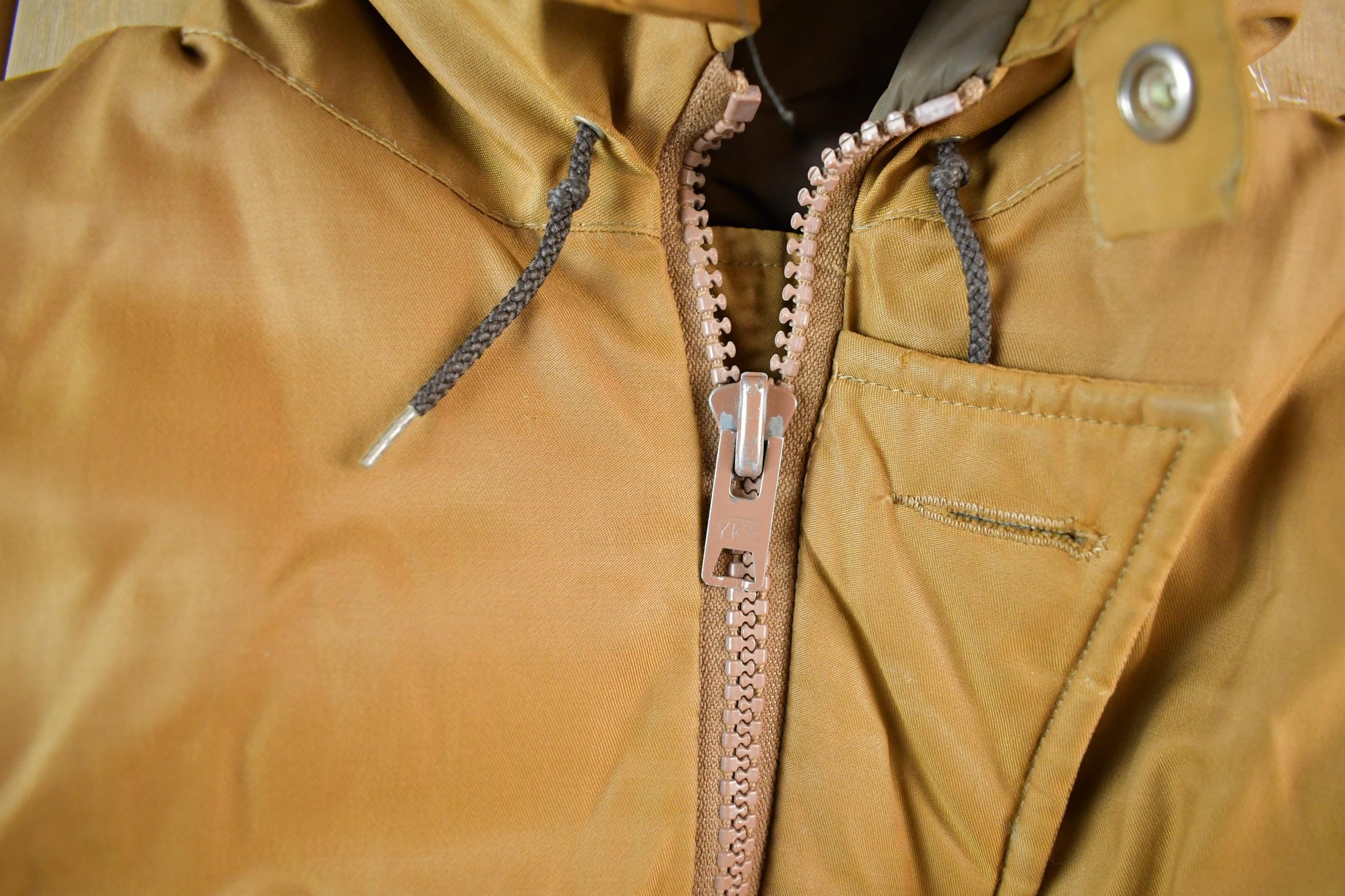 Vintage 1980s Down Full Zip Parka Puffer Jacket Men's L from propervintagecanada