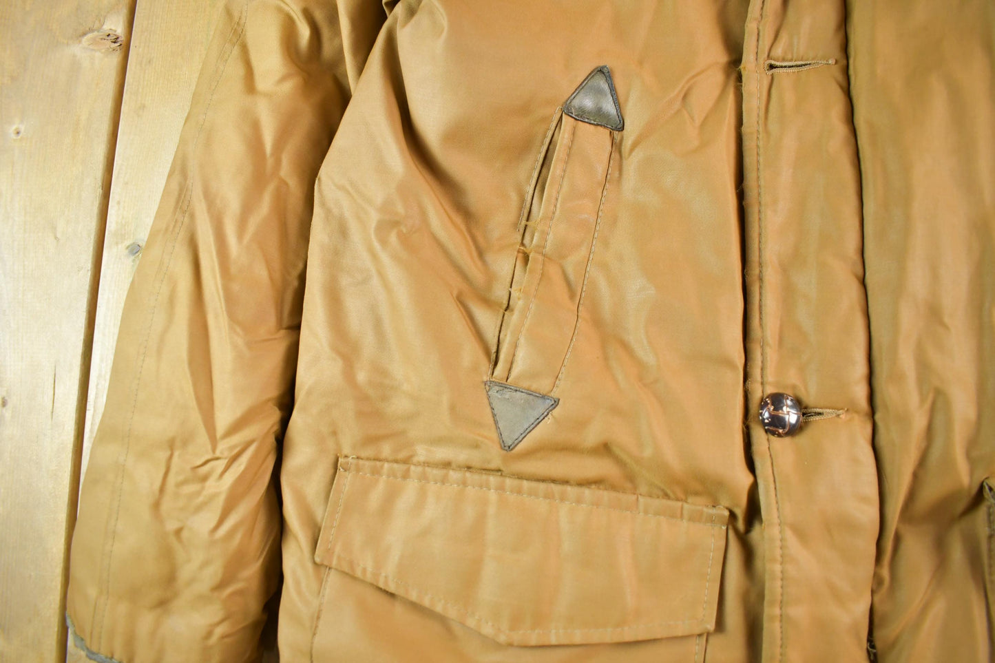 Vintage 1980s Down Full Zip Parka Puffer Jacket Men's L from propervintagecanada