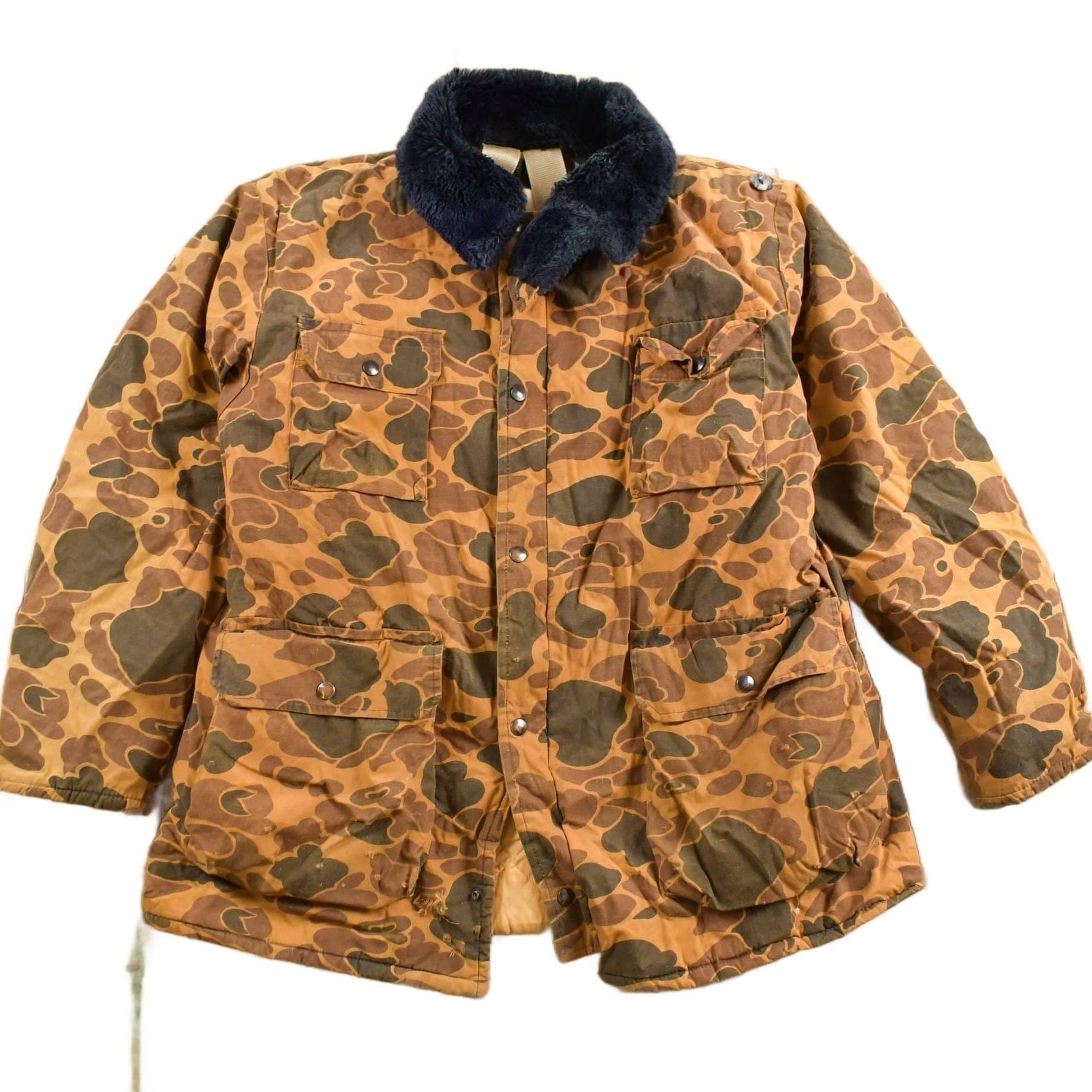 Vintage 1980s Duck Camo Hunting Jacket Men's Large from propervintagecanada