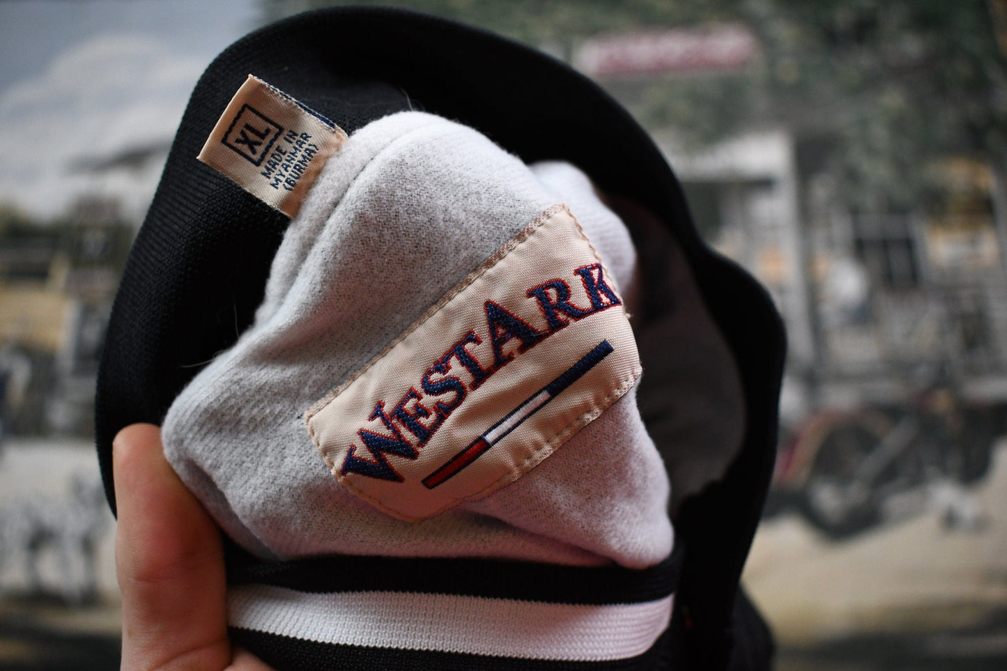 Vintage 1980s Earl's Bar Satin Bomber Windbreaker Men's XL from propervintagecanada