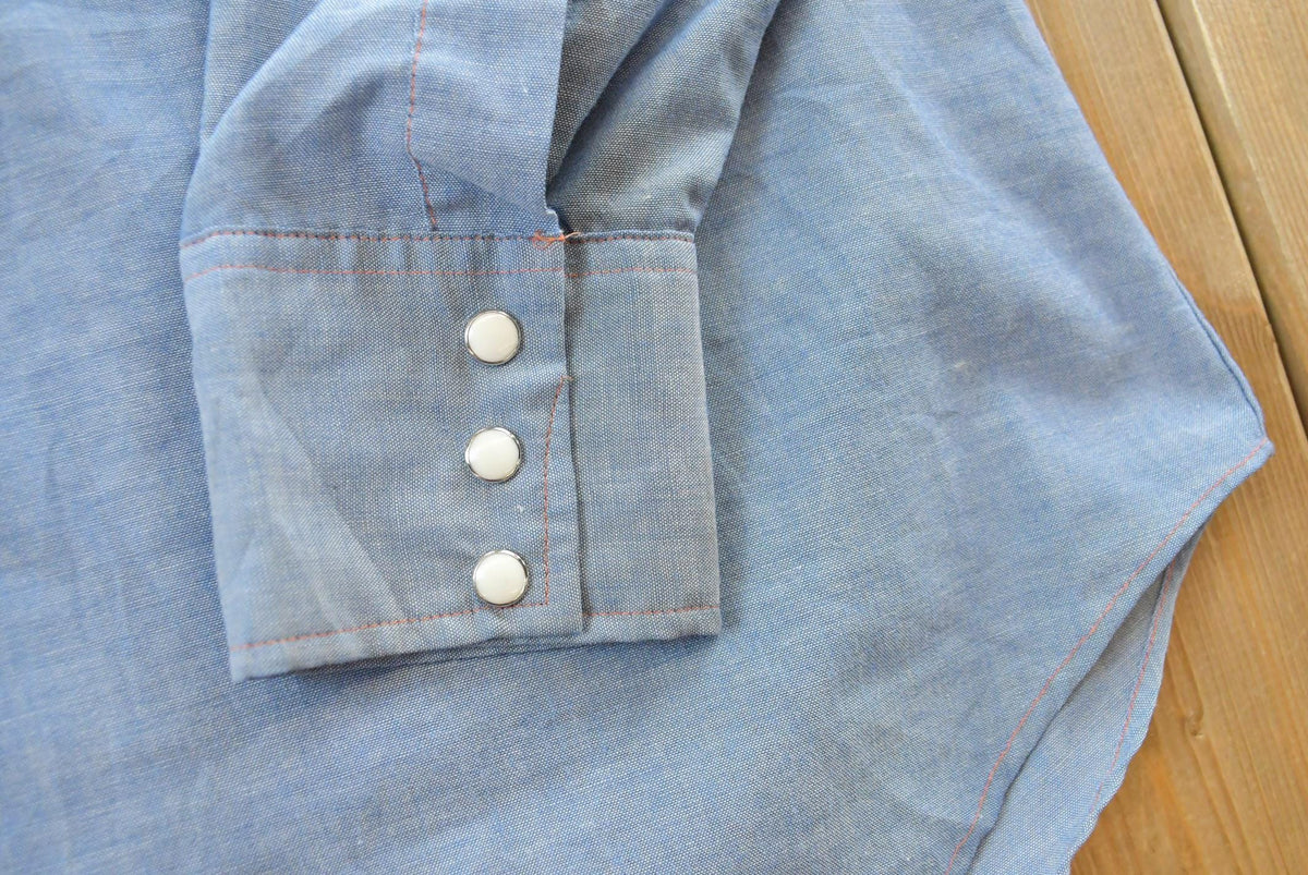 Vintage 1980s Ely Plains Chambray Button Up Shirt Men's XL from propervintagecanada