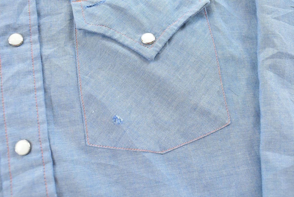 Vintage 1980s Ely Plains Chambray Button Up Shirt Men's XL from propervintagecanada