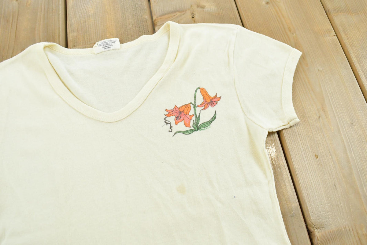 Vintage 1980s Flower Graphic T Shirt Mens XS from propervintagecanada