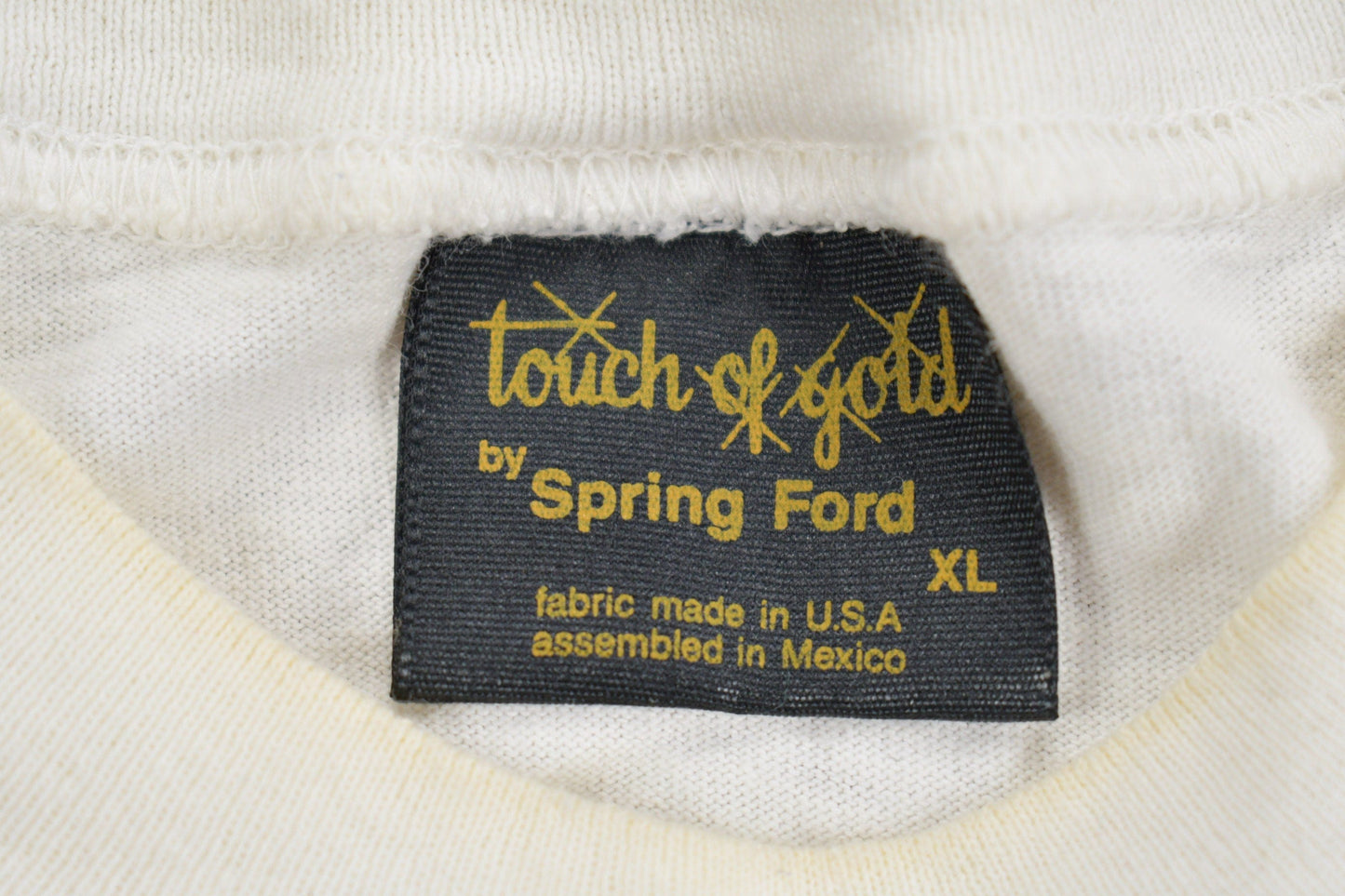 Vintage 1980s Flowers Graphic T-Shirt Single Stitch Men's XL from propervintagecanada
