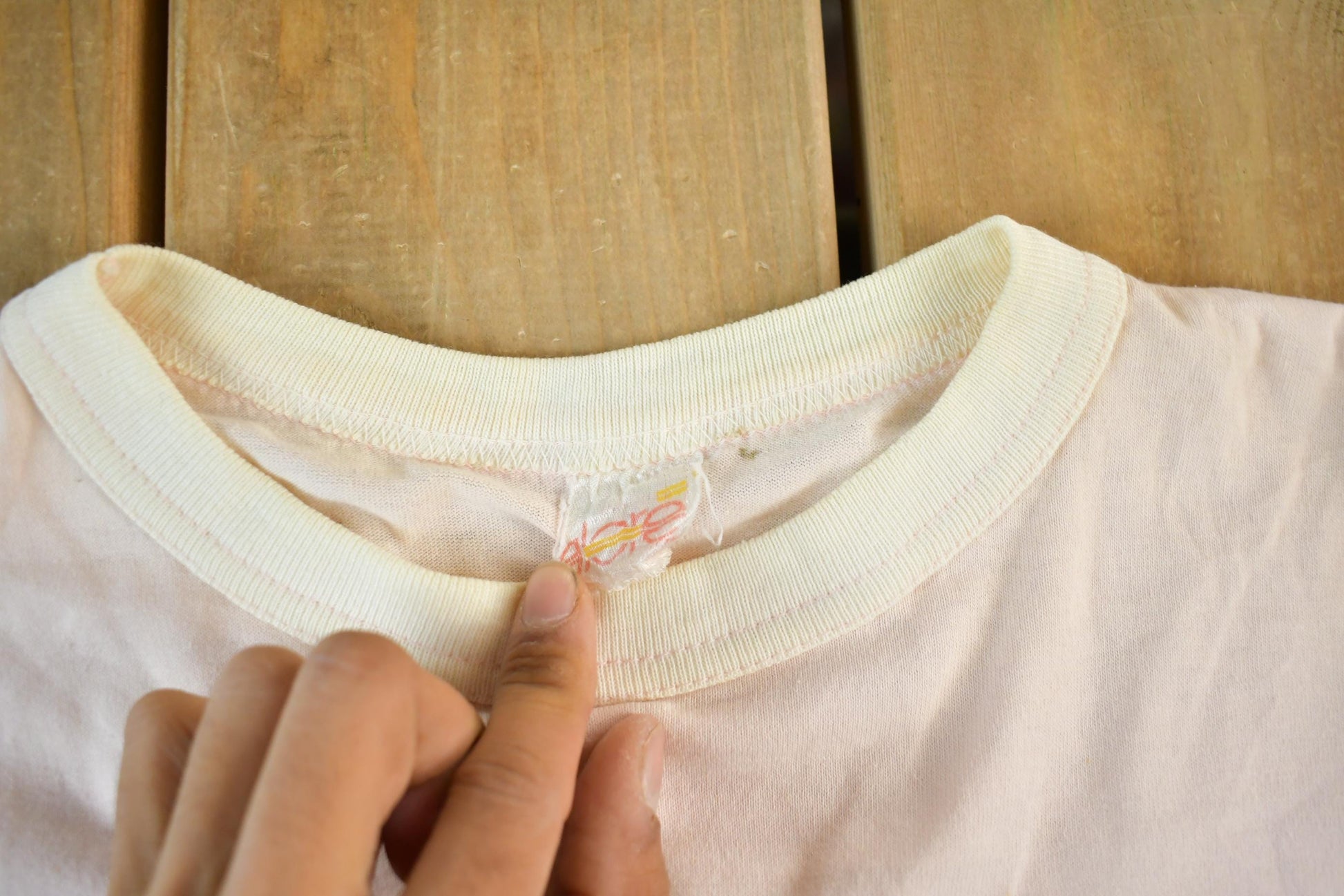 Vintage 1980s Gatlinburg Tennessee Travel Souvenir T Shirt Women's S from propervintagecanada