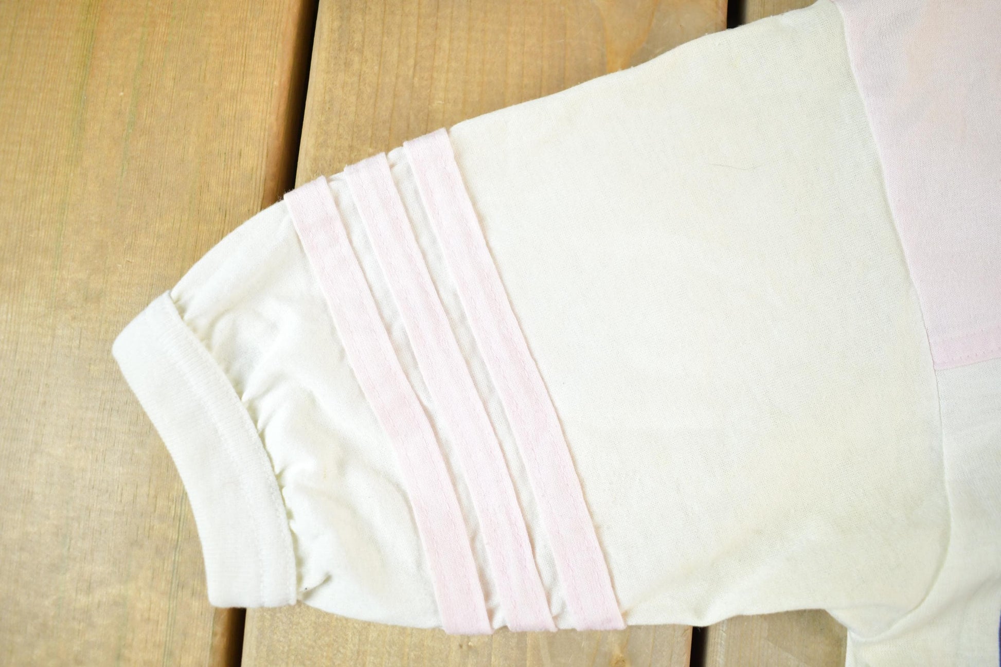 Vintage 1980s Gatlinburg Tennessee Travel Souvenir T Shirt Women's S from propervintagecanada