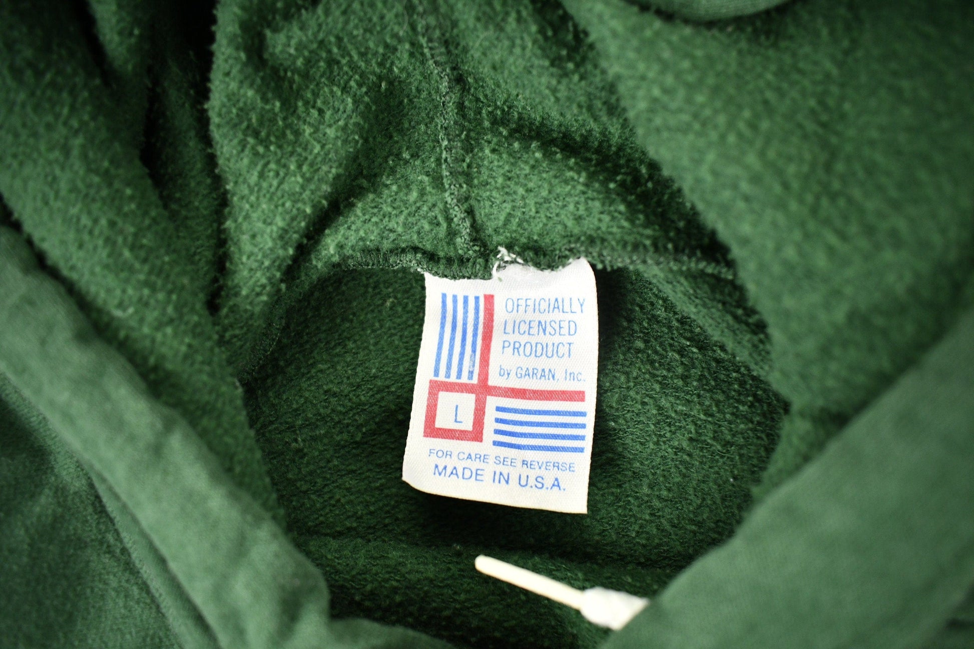 Vintage 1980s Green Bay Packers NFL Raglan Hoodie Men's Large from propervintagecanada